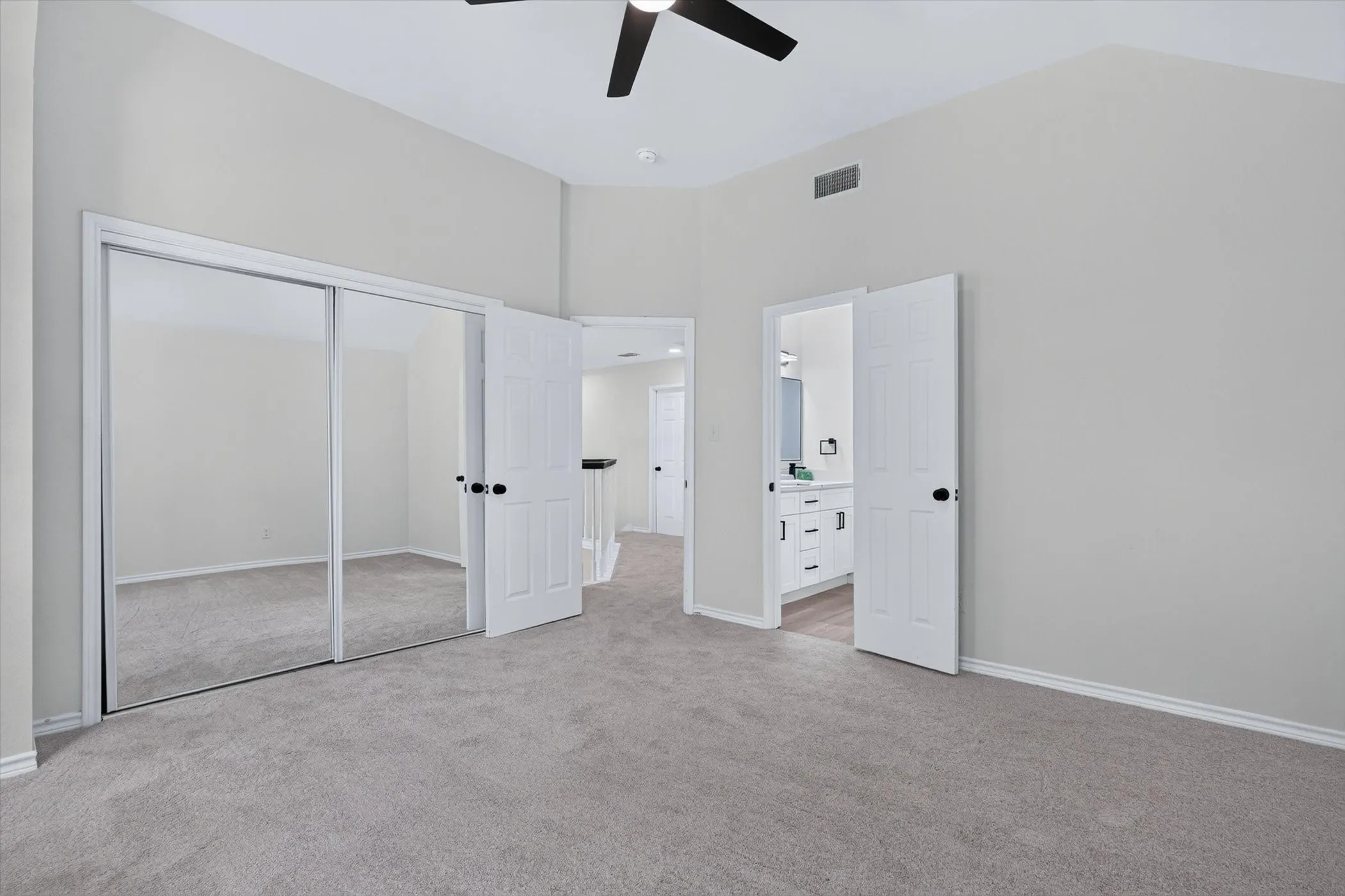 Single Family Residence For Rent in Denton County , 2687 Creekside Way, Highland Village, Texas 75077, 4 Bedroom, 3 Bathroom, 2 Garage spaces, 2,515 Sqft, built in 1989, mls#21395783, Real Estate Agent in Highland Village, Homes For Rent in Denton county, Homes For Rent in Highland Village, Realtor in Highland Village Texas, Real Estate Brokerage Independent Realty Texas, Luminita Cordes Realtor