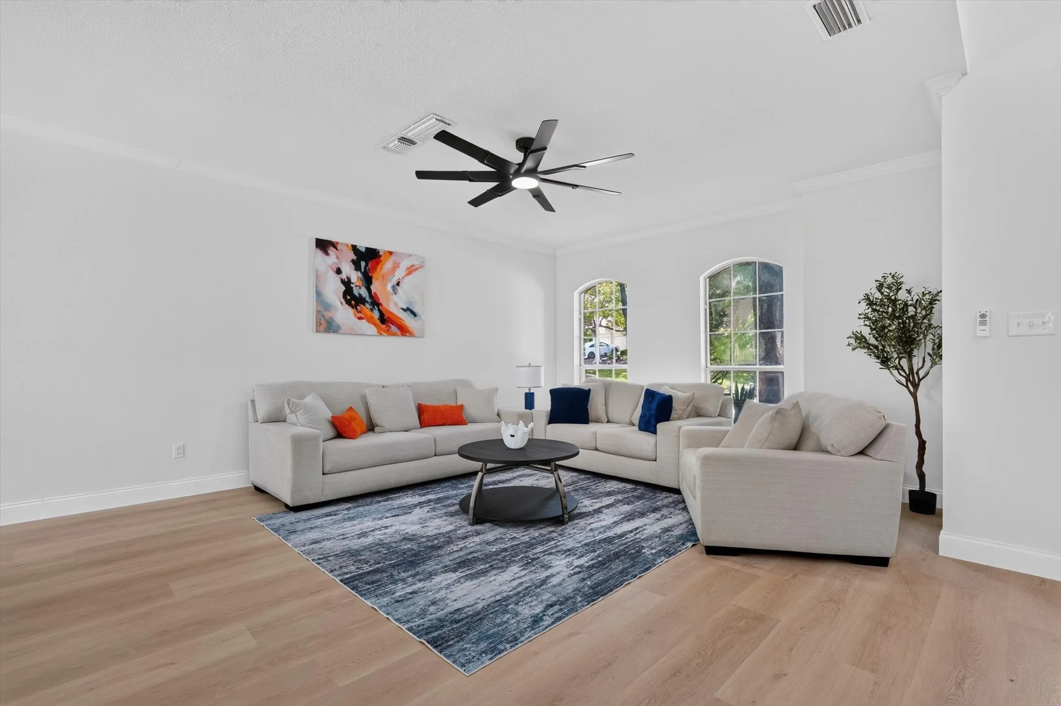 Single Family Residence For Rent in Denton County , 2687 Creekside Way, Highland Village, Texas 75077, 4 Bedroom, 3 Bathroom, 2 Garage spaces, 2,515 Sqft, built in 1989, mls#21395783, Real Estate Agent in Highland Village, Homes For Rent in Denton county, Homes For Rent in Highland Village, Realtor in Highland Village Texas, Real Estate Brokerage Independent Realty Texas, Luminita Cordes Realtor