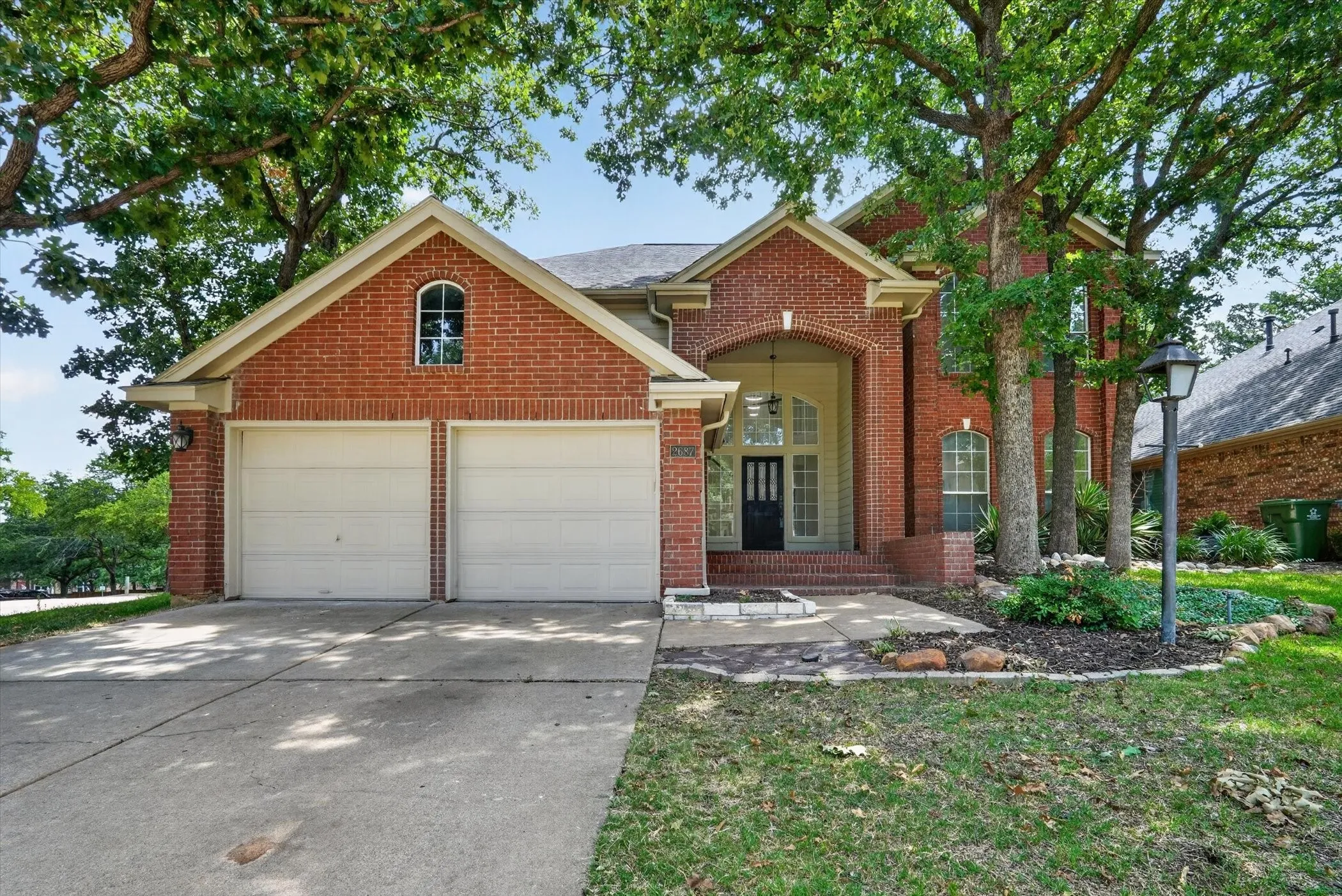 Single Family Residence For Rent in Denton County , 2687 Creekside Way, Highland Village, Texas 75077, 4 Bedroom, 3 Bathroom, 2 Garage spaces, 2,515 Sqft, built in 1989, mls#21395783, Real Estate Agent in Highland Village, Homes For Rent in Denton county, Homes For Rent in Highland Village, Realtor in Highland Village Texas, Real Estate Brokerage Independent Realty Texas, Luminita Cordes Realtor