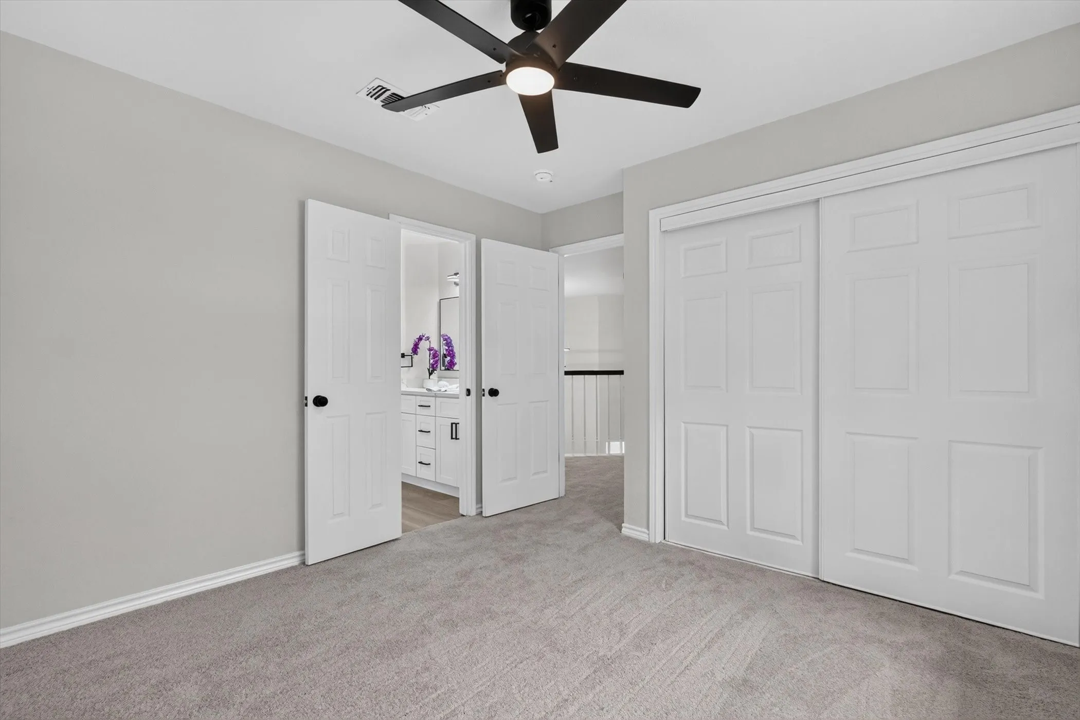 Single Family Residence For Rent in Denton County , 2687 Creekside Way, Highland Village, Texas 75077, 4 Bedroom, 3 Bathroom, 2 Garage spaces, 2,515 Sqft, built in 1989, mls#21395783, Real Estate Agent in Highland Village, Homes For Rent in Denton county, Homes For Rent in Highland Village, Realtor in Highland Village Texas, Real Estate Brokerage Independent Realty Texas, Luminita Cordes Realtor