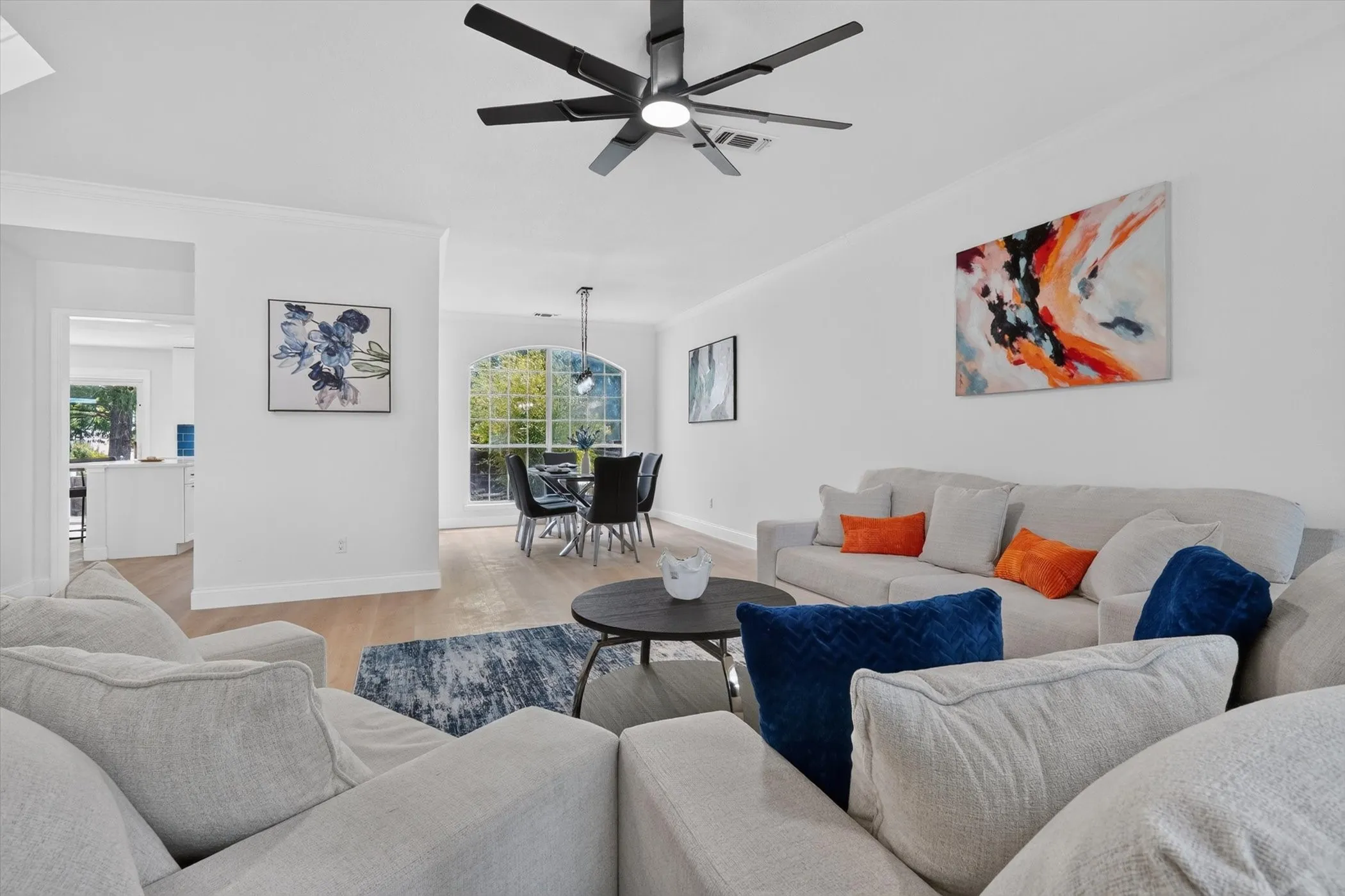 Single Family Residence For Rent in Denton County , 2687 Creekside Way, Highland Village, Texas 75077, 4 Bedroom, 3 Bathroom, 2 Garage spaces, 2,515 Sqft, built in 1989, mls#21395783, Real Estate Agent in Highland Village, Homes For Rent in Denton county, Homes For Rent in Highland Village, Realtor in Highland Village Texas, Real Estate Brokerage Independent Realty Texas, Luminita Cordes Realtor