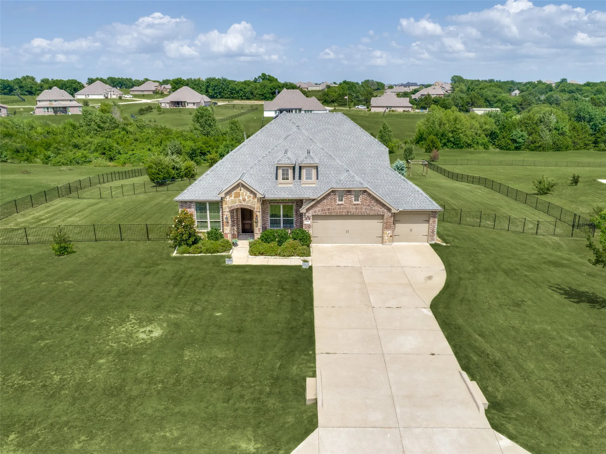 Single Family Residence For Sale in Collin County , 108 Fallen Oak Drive, Mc Kinney, Texas 75071, 4 Bedroom, 3 Bathroom, 3 Garage spaces, 2,772 Sqft, built in 2019, mls#21395462, Real Estate Agent in Mc Kinney, Homes For Sale in Collin county, Homes For Sale in Mc Kinney, Realtor in Mc Kinney Texas, Real Estate Brokerage Independent Realty Texas, Luminita Cordes Realtor