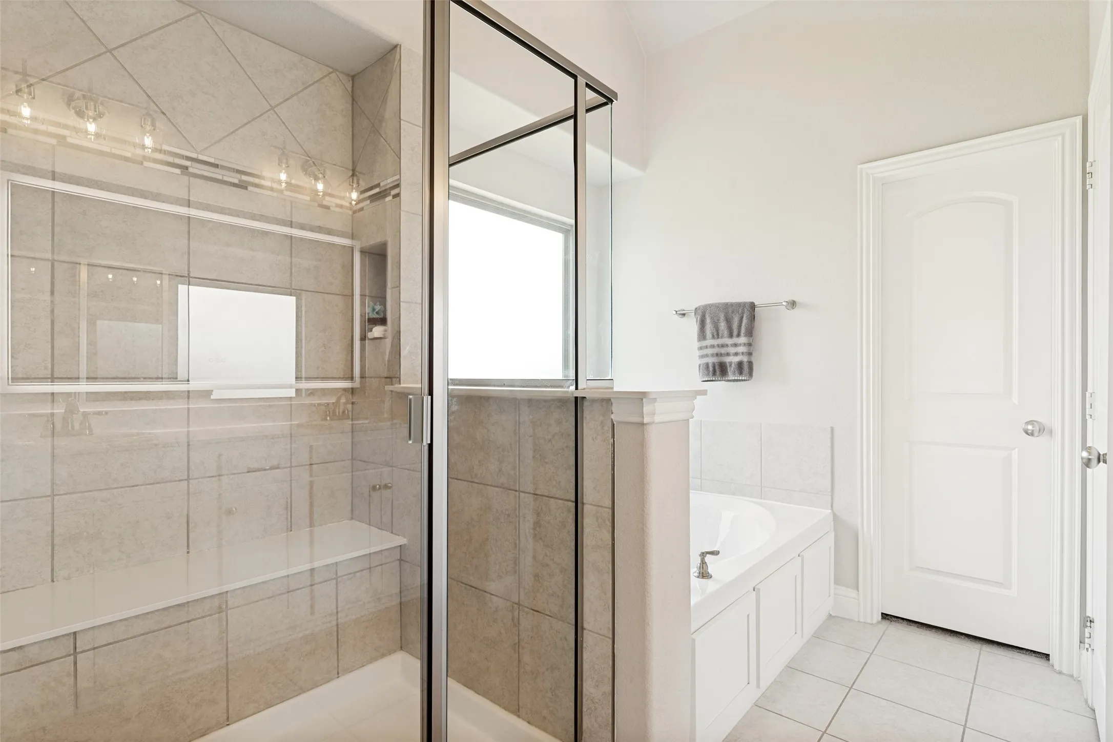 Single Family Residence For Sale in Collin County , 108 Fallen Oak Drive, Mc Kinney, Texas 75071, 4 Bedroom, 3 Bathroom, 3 Garage spaces, 2,772 Sqft, built in 2019, mls#21395462, Real Estate Agent in Mc Kinney, Homes For Sale in Collin county, Homes For Sale in Mc Kinney, Realtor in Mc Kinney Texas, Real Estate Brokerage Independent Realty Texas, Luminita Cordes Realtor