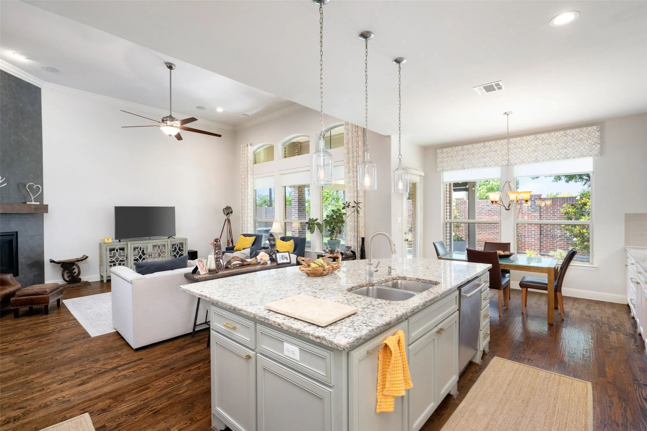 Single Family Residence For Rent in Denton County , 6313 Cobbie Creek Drive, Frisco, Texas 75034, 5 Bedroom, 5 Bathroom, 3 Garage spaces, 4,051 Sqft, built in 2014, mls#21395033, Real Estate Agent in Frisco, Homes For Rent in Denton county, Homes For Rent in Frisco, Realtor in Frisco Texas, Real Estate Brokerage Independent Realty Texas, Luminita Cordes Realtor