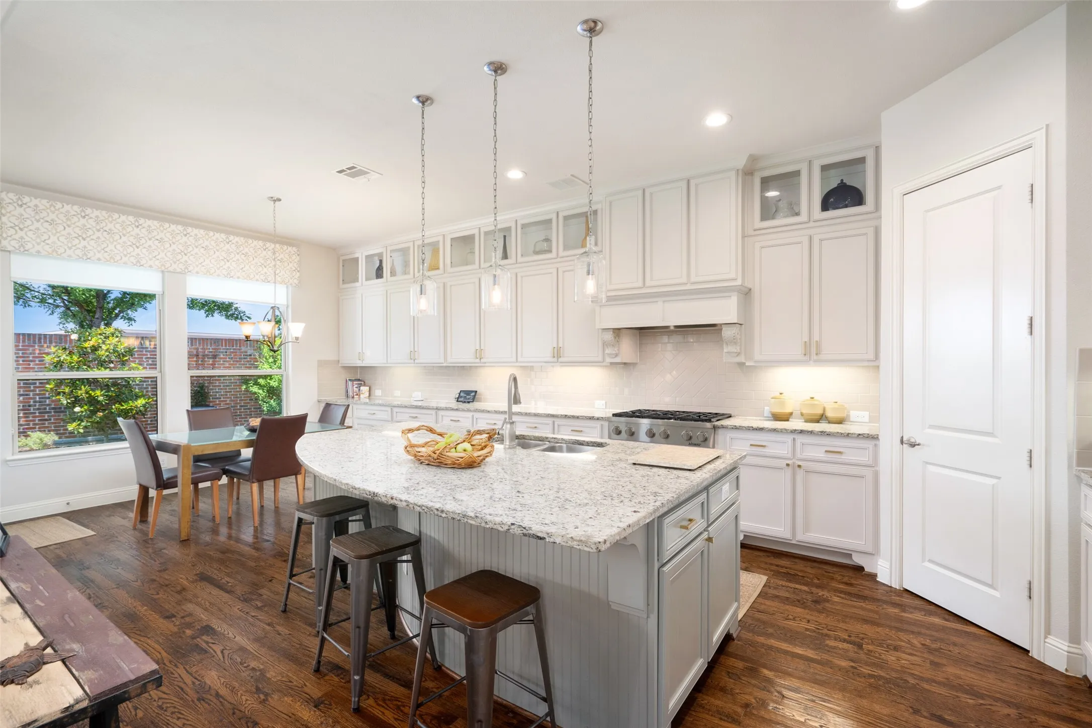 Single Family Residence For Rent in Denton County , 6313 Cobbie Creek Drive, Frisco, Texas 75034, 5 Bedroom, 5 Bathroom, 3 Garage spaces, 4,051 Sqft, built in 2014, mls#21395033, Real Estate Agent in Frisco, Homes For Rent in Denton county, Homes For Rent in Frisco, Realtor in Frisco Texas, Real Estate Brokerage Independent Realty Texas, Luminita Cordes Realtor