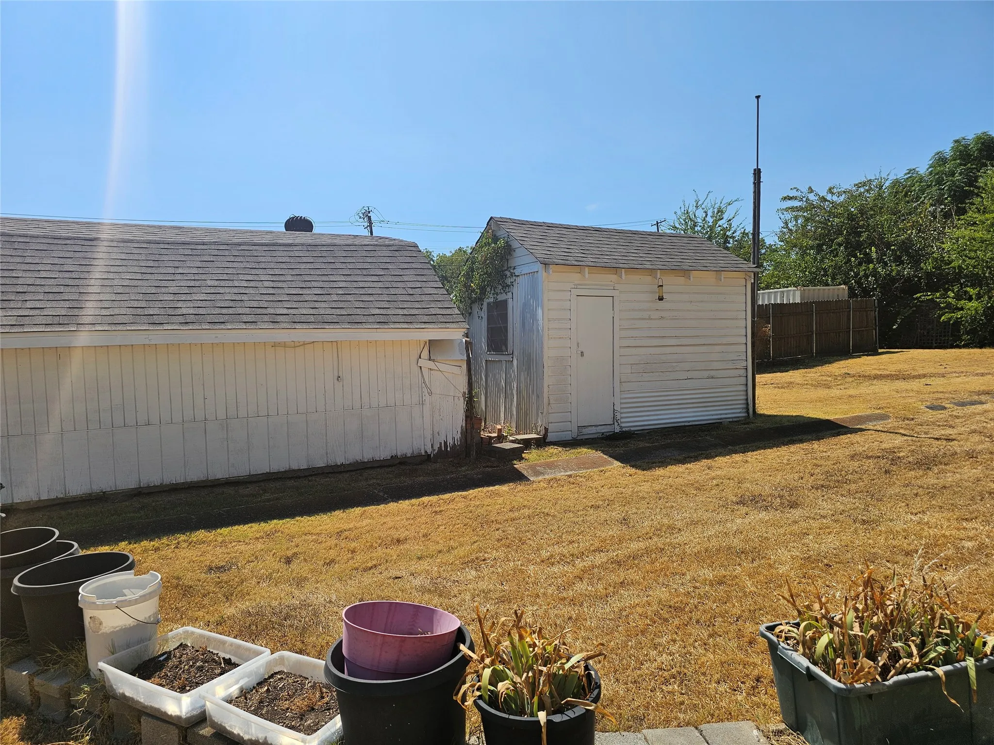 Single Family Residence For Sale in Collin County , 1405 West Street, Mc Kinney, Texas 75069, 2 Bedroom, 1 Bathroom, Garage spaces, 1,248 Sqft, built in 1962, mls#21394419, Real Estate Agent in Mc Kinney, Homes For Sale in Collin county, Homes For Sale in Mc Kinney, Realtor in Mc Kinney Texas, Real Estate Brokerage Independent Realty Texas, Luminita Cordes Realtor