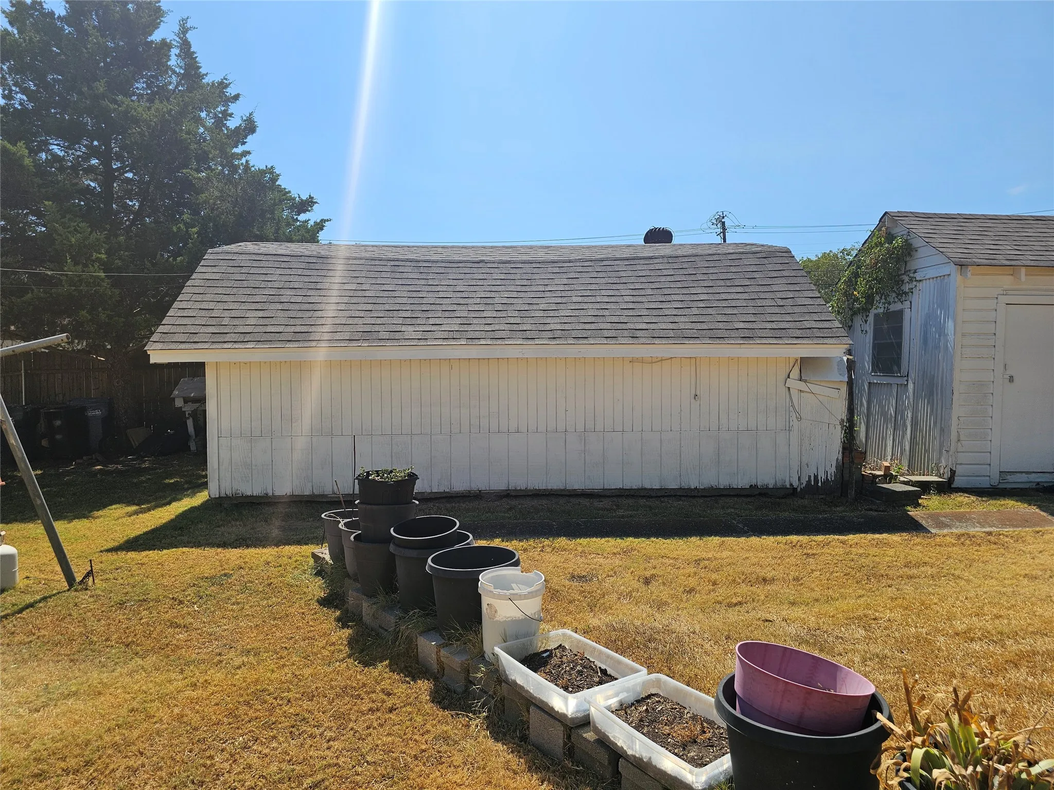 Single Family Residence For Sale in Collin County , 1405 West Street, Mc Kinney, Texas 75069, 2 Bedroom, 1 Bathroom, Garage spaces, 1,248 Sqft, built in 1962, mls#21394419, Real Estate Agent in Mc Kinney, Homes For Sale in Collin county, Homes For Sale in Mc Kinney, Realtor in Mc Kinney Texas, Real Estate Brokerage Independent Realty Texas, Luminita Cordes Realtor