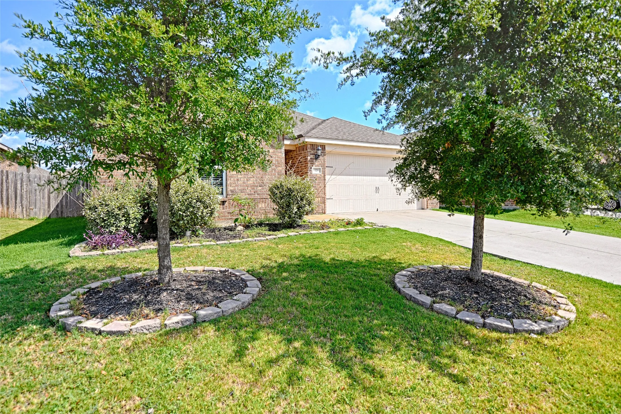 Single Family Residence For Rent in Collin County , 129 Lamont Road, Anna, Texas 75409, 4 Bedroom, 2 Bathroom, 2 Garage spaces, 1,656 Sqft, built in 2018, mls#21395780, Real Estate Agent in Anna, Homes For Rent in Collin county, Homes For Rent in Anna, Realtor in Anna Texas, Real Estate Brokerage Independent Realty Texas, Luminita Cordes Realtor