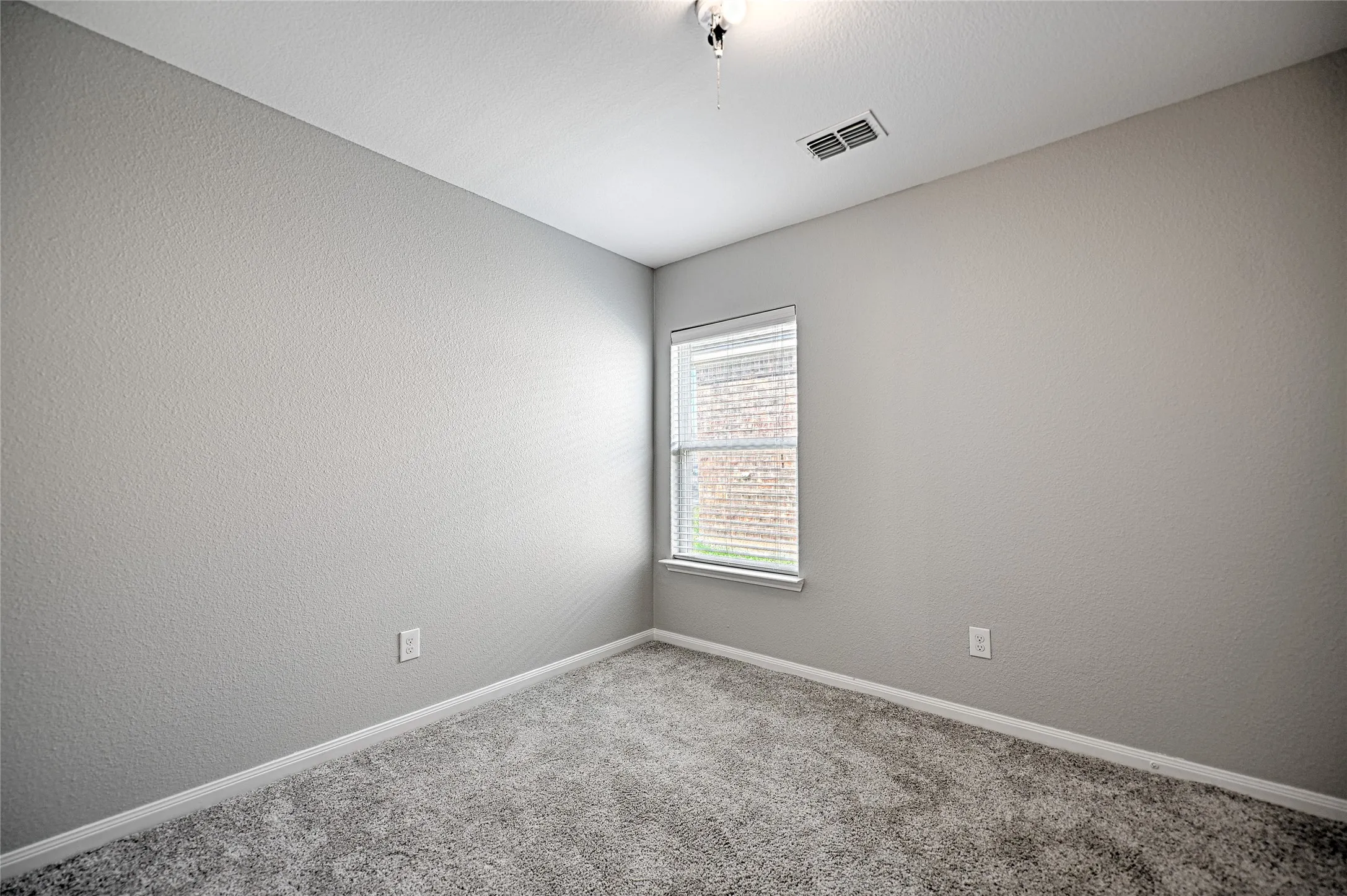 Single Family Residence For Rent in Collin County , 129 Lamont Road, Anna, Texas 75409, 4 Bedroom, 2 Bathroom, 2 Garage spaces, 1,656 Sqft, built in 2018, mls#21395780, Real Estate Agent in Anna, Homes For Rent in Collin county, Homes For Rent in Anna, Realtor in Anna Texas, Real Estate Brokerage Independent Realty Texas, Luminita Cordes Realtor