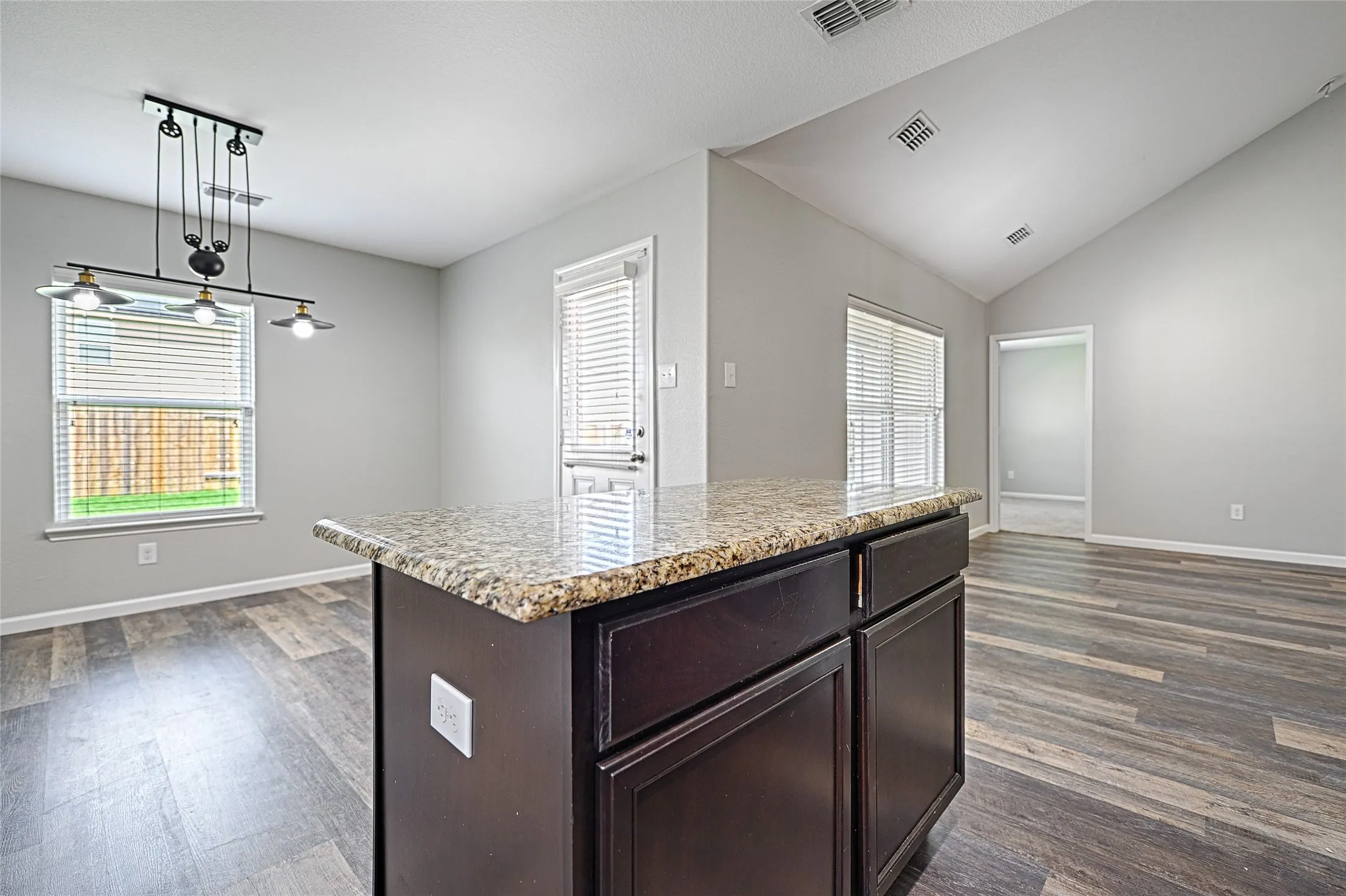 Single Family Residence For Rent in Collin County , 129 Lamont Road, Anna, Texas 75409, 4 Bedroom, 2 Bathroom, 2 Garage spaces, 1,656 Sqft, built in 2018, mls#21395780, Real Estate Agent in Anna, Homes For Rent in Collin county, Homes For Rent in Anna, Realtor in Anna Texas, Real Estate Brokerage Independent Realty Texas, Luminita Cordes Realtor