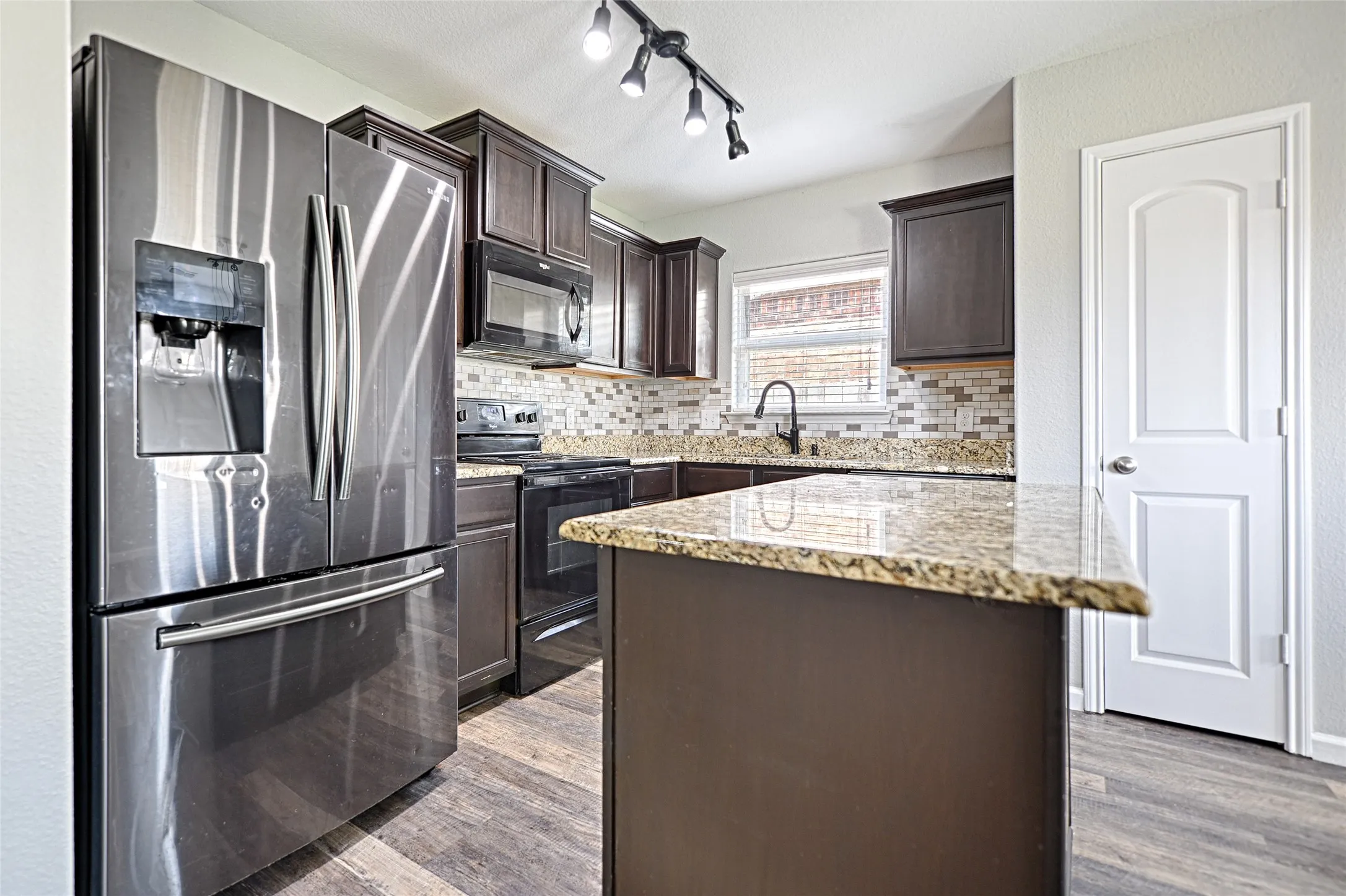 Single Family Residence For Rent in Collin County , 129 Lamont Road, Anna, Texas 75409, 4 Bedroom, 2 Bathroom, 2 Garage spaces, 1,656 Sqft, built in 2018, mls#21395780, Real Estate Agent in Anna, Homes For Rent in Collin county, Homes For Rent in Anna, Realtor in Anna Texas, Real Estate Brokerage Independent Realty Texas, Luminita Cordes Realtor