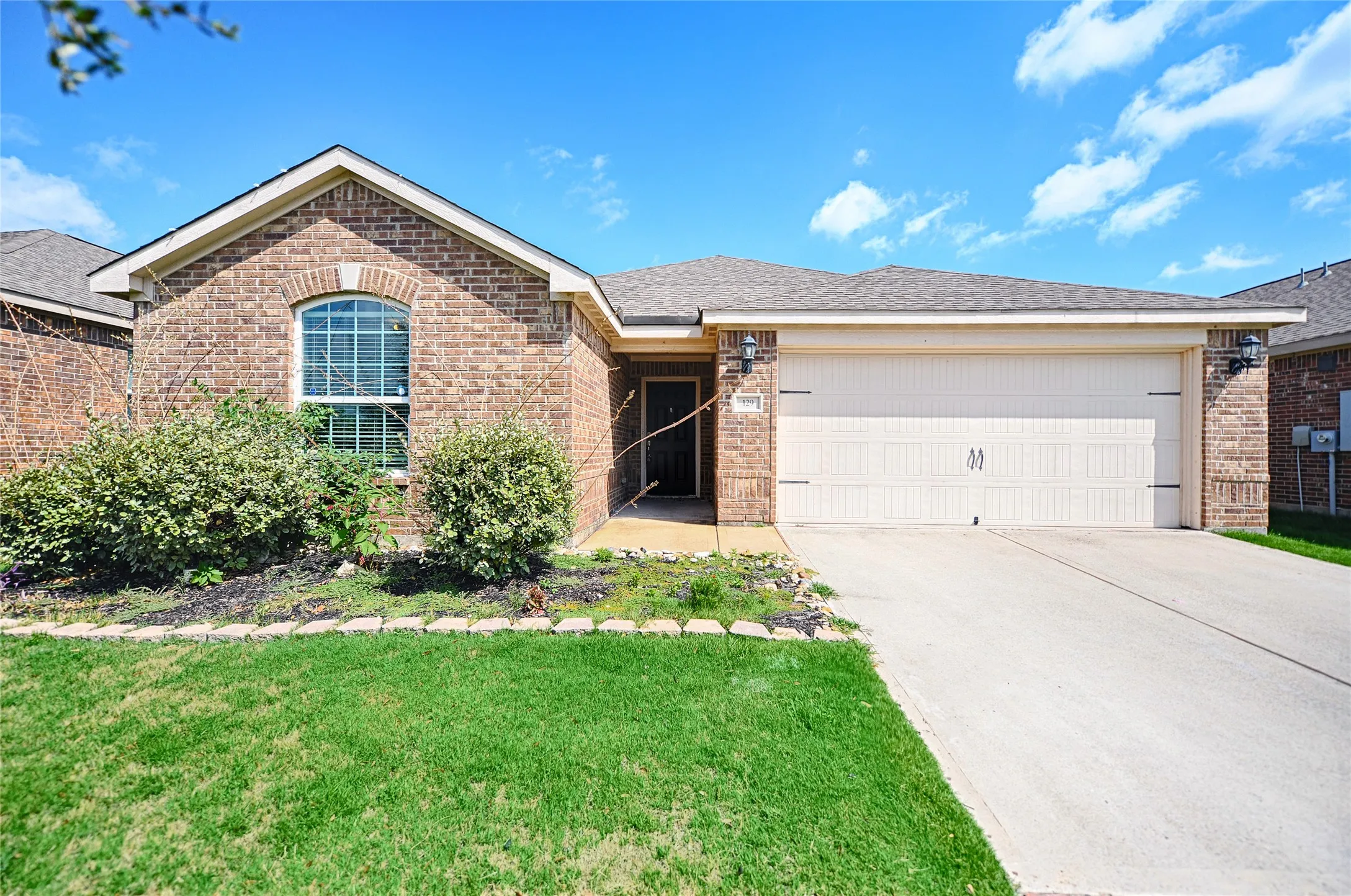 Single Family Residence For Rent in Collin County , 129 Lamont Road, Anna, Texas 75409, 4 Bedroom, 2 Bathroom, 2 Garage spaces, 1,656 Sqft, built in 2018, mls#21395780, Real Estate Agent in Anna, Homes For Rent in Collin county, Homes For Rent in Anna, Realtor in Anna Texas, Real Estate Brokerage Independent Realty Texas, Luminita Cordes Realtor