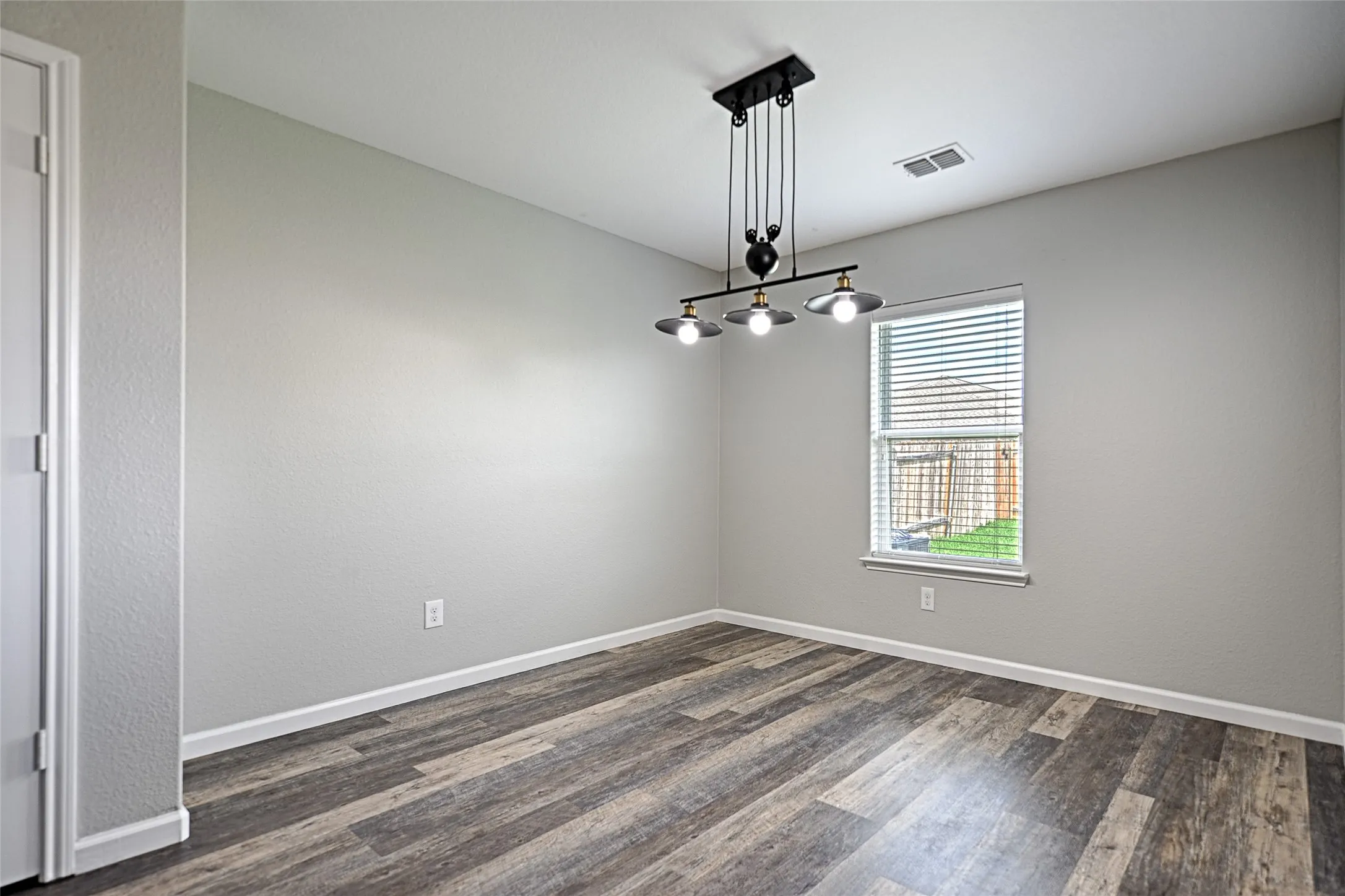 Single Family Residence For Rent in Collin County , 129 Lamont Road, Anna, Texas 75409, 4 Bedroom, 2 Bathroom, 2 Garage spaces, 1,656 Sqft, built in 2018, mls#21395780, Real Estate Agent in Anna, Homes For Rent in Collin county, Homes For Rent in Anna, Realtor in Anna Texas, Real Estate Brokerage Independent Realty Texas, Luminita Cordes Realtor