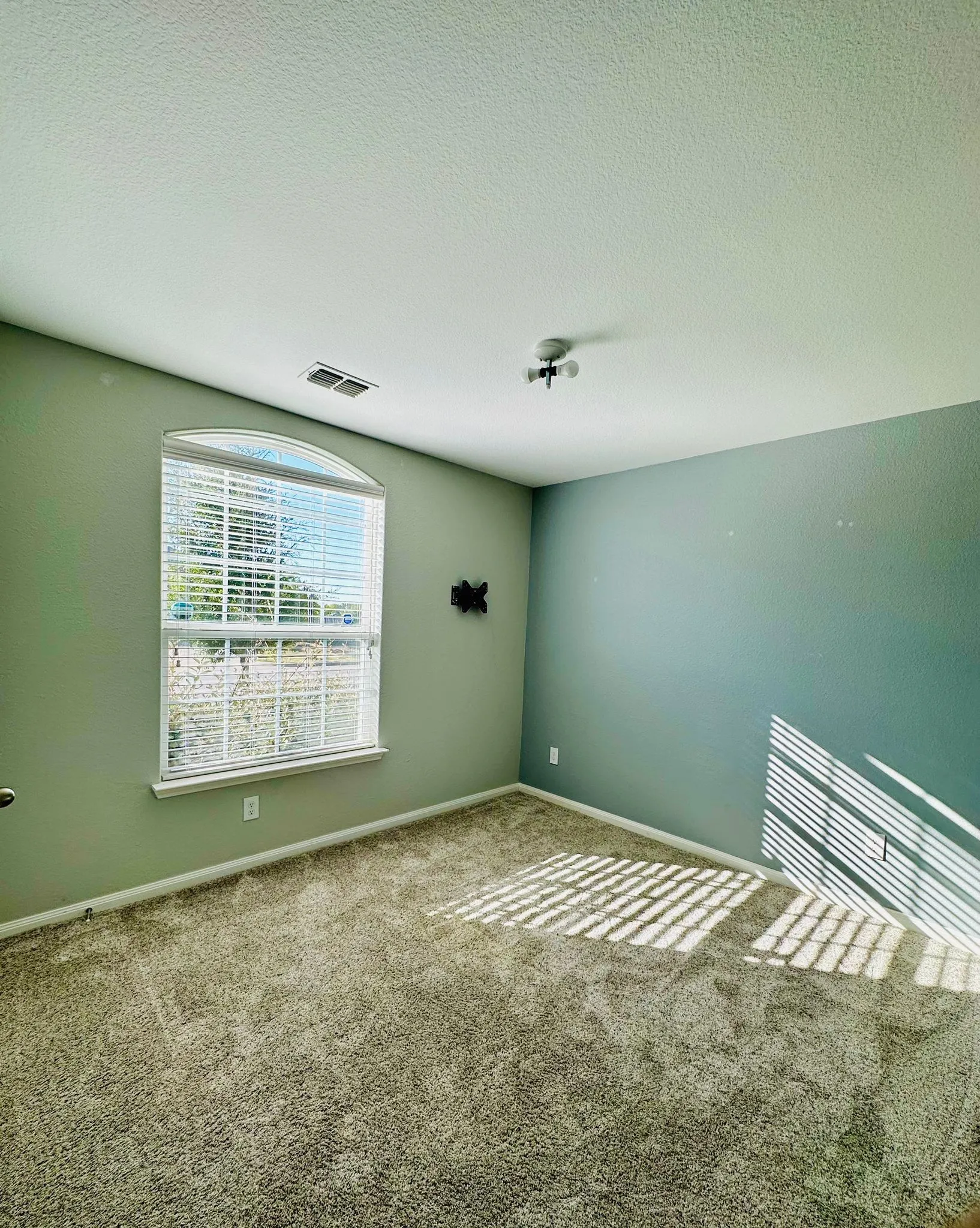 Single Family Residence For Rent in Collin County , 129 Lamont Road, Anna, Texas 75409, 4 Bedroom, 2 Bathroom, 2 Garage spaces, 1,656 Sqft, built in 2018, mls#21395780, Real Estate Agent in Anna, Homes For Rent in Collin county, Homes For Rent in Anna, Realtor in Anna Texas, Real Estate Brokerage Independent Realty Texas, Luminita Cordes Realtor