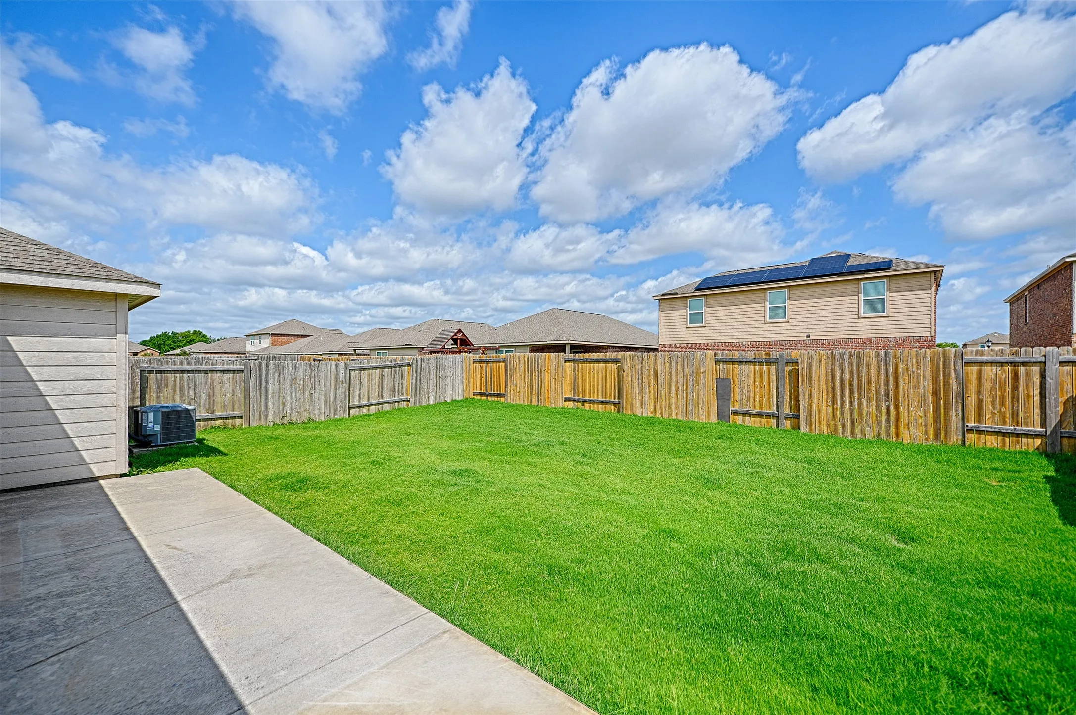 Single Family Residence For Rent in Collin County , 129 Lamont Road, Anna, Texas 75409, 4 Bedroom, 2 Bathroom, 2 Garage spaces, 1,656 Sqft, built in 2018, mls#21395780, Real Estate Agent in Anna, Homes For Rent in Collin county, Homes For Rent in Anna, Realtor in Anna Texas, Real Estate Brokerage Independent Realty Texas, Luminita Cordes Realtor
