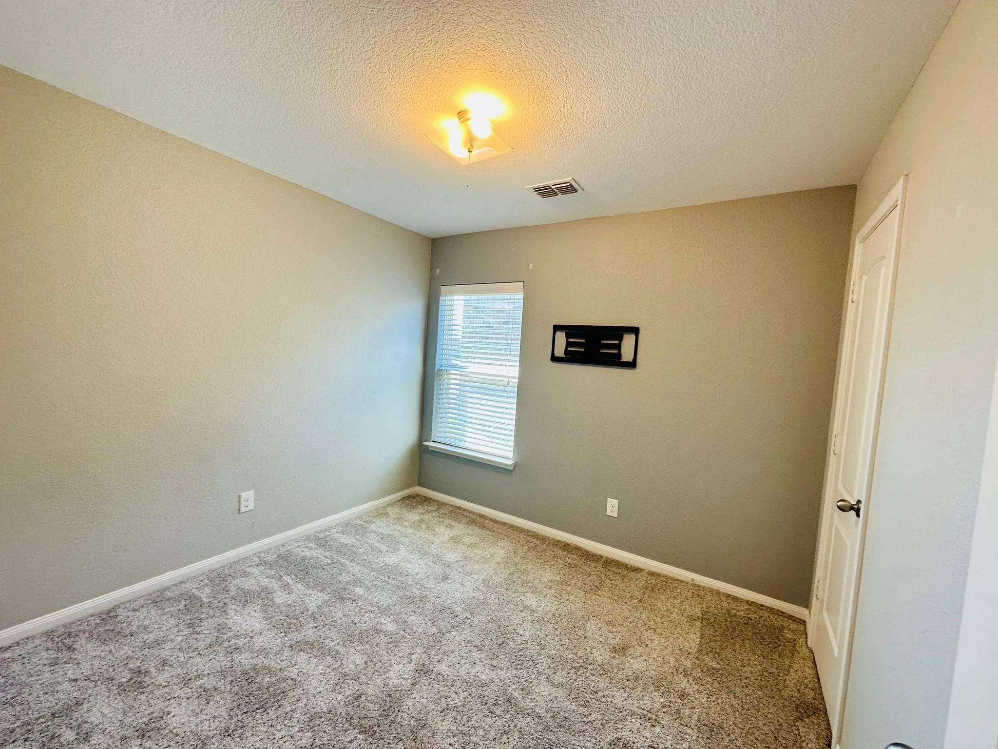 Single Family Residence For Rent in Collin County , 129 Lamont Road, Anna, Texas 75409, 4 Bedroom, 2 Bathroom, 2 Garage spaces, 1,656 Sqft, built in 2018, mls#21395780, Real Estate Agent in Anna, Homes For Rent in Collin county, Homes For Rent in Anna, Realtor in Anna Texas, Real Estate Brokerage Independent Realty Texas, Luminita Cordes Realtor