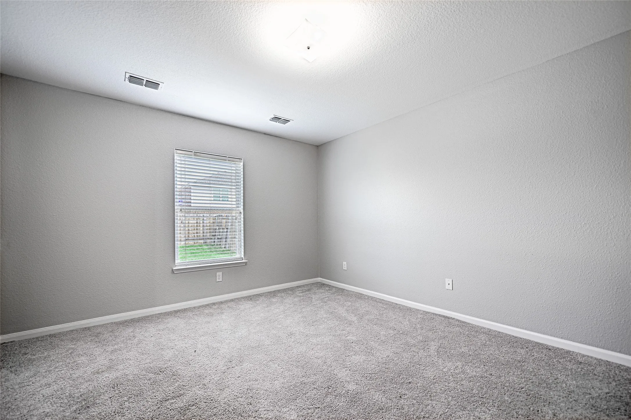 Single Family Residence For Rent in Collin County , 129 Lamont Road, Anna, Texas 75409, 4 Bedroom, 2 Bathroom, 2 Garage spaces, 1,656 Sqft, built in 2018, mls#21395780, Real Estate Agent in Anna, Homes For Rent in Collin county, Homes For Rent in Anna, Realtor in Anna Texas, Real Estate Brokerage Independent Realty Texas, Luminita Cordes Realtor