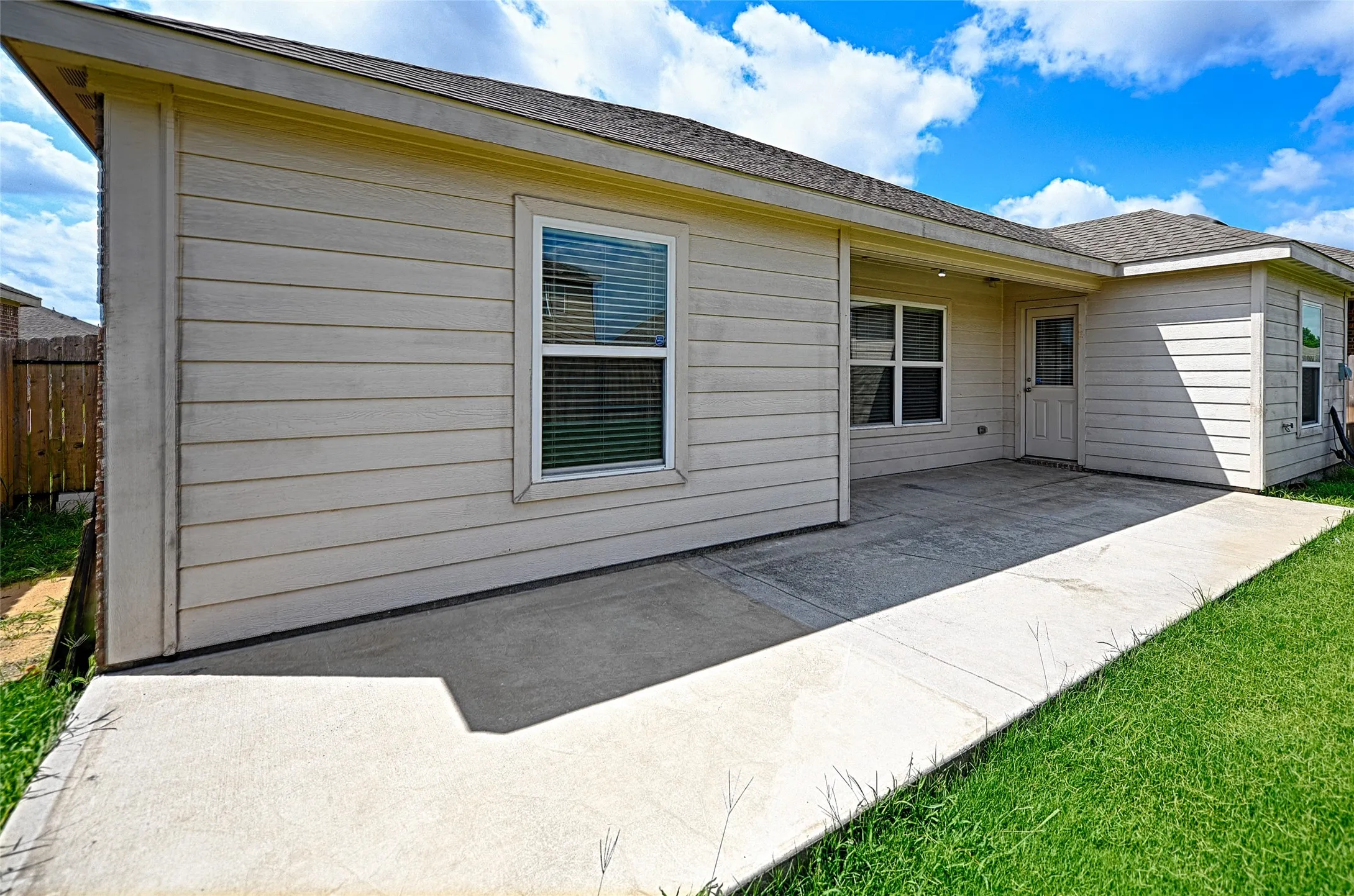 Single Family Residence For Rent in Collin County , 129 Lamont Road, Anna, Texas 75409, 4 Bedroom, 2 Bathroom, 2 Garage spaces, 1,656 Sqft, built in 2018, mls#21395780, Real Estate Agent in Anna, Homes For Rent in Collin county, Homes For Rent in Anna, Realtor in Anna Texas, Real Estate Brokerage Independent Realty Texas, Luminita Cordes Realtor