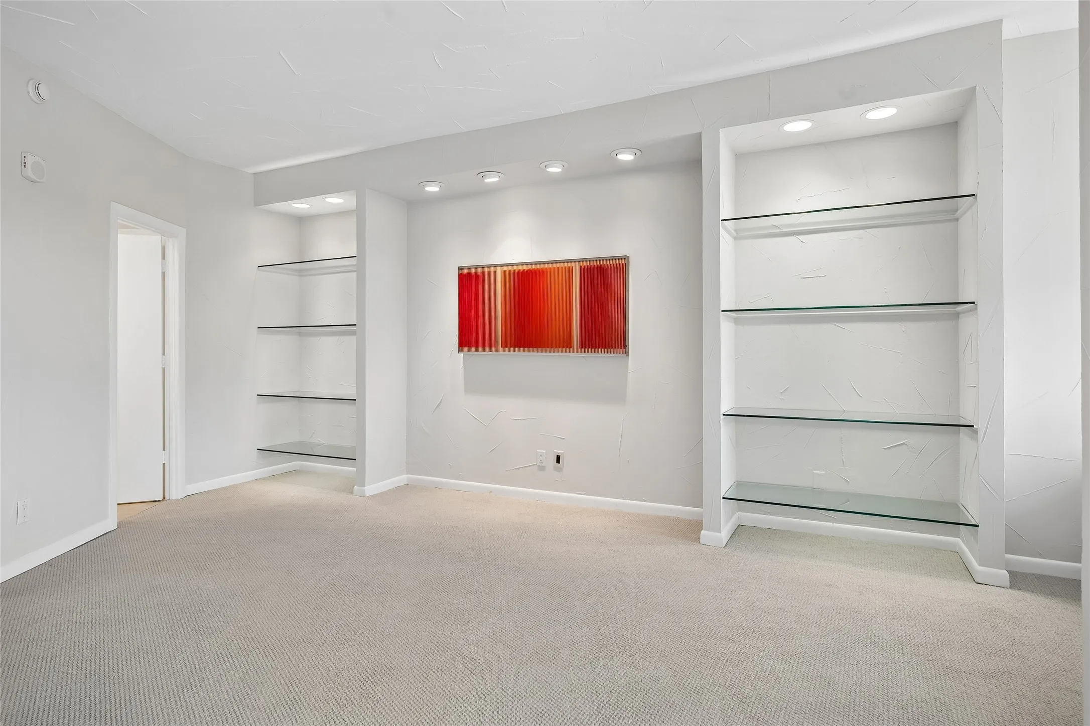Condominium For Sale in Dallas County , 5200 Keller Springs Road 730, Dallas, Texas 75248, 2 Bedroom, 2 Bathroom, 1 Garage spaces, 2,105 Sqft, built in 1981, mls#21391868, Real Estate Agent in Dallas, Homes For Sale in Dallas county, Homes For Sale in Dallas, Realtor in Dallas Texas, Real Estate Brokerage Independent Realty Texas, Luminita Cordes Realtor