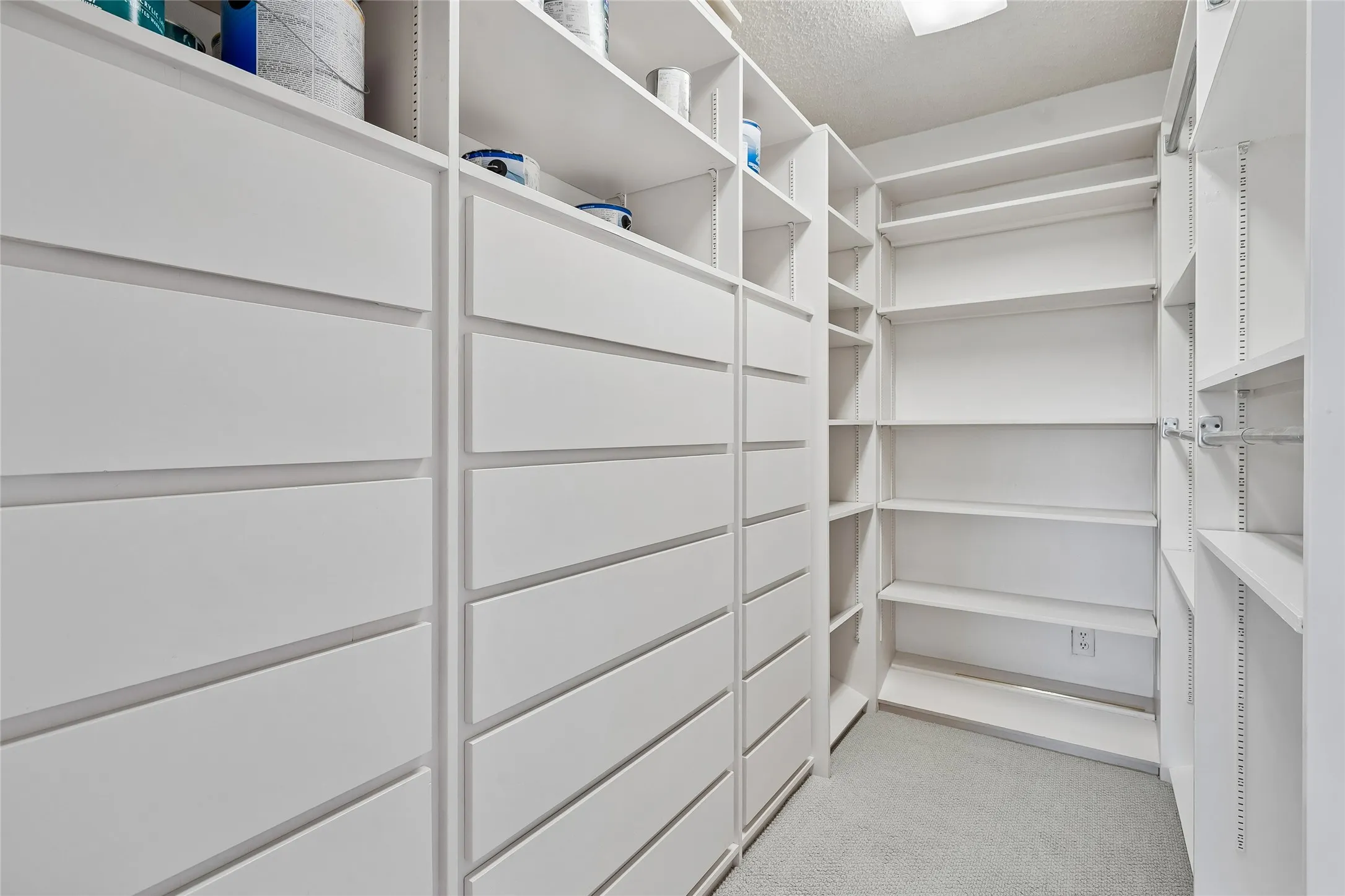 Condominium For Sale in Dallas County , 5200 Keller Springs Road 730, Dallas, Texas 75248, 2 Bedroom, 2 Bathroom, 1 Garage spaces, 2,105 Sqft, built in 1981, mls#21391868, Real Estate Agent in Dallas, Homes For Sale in Dallas county, Homes For Sale in Dallas, Realtor in Dallas Texas, Real Estate Brokerage Independent Realty Texas, Luminita Cordes Realtor