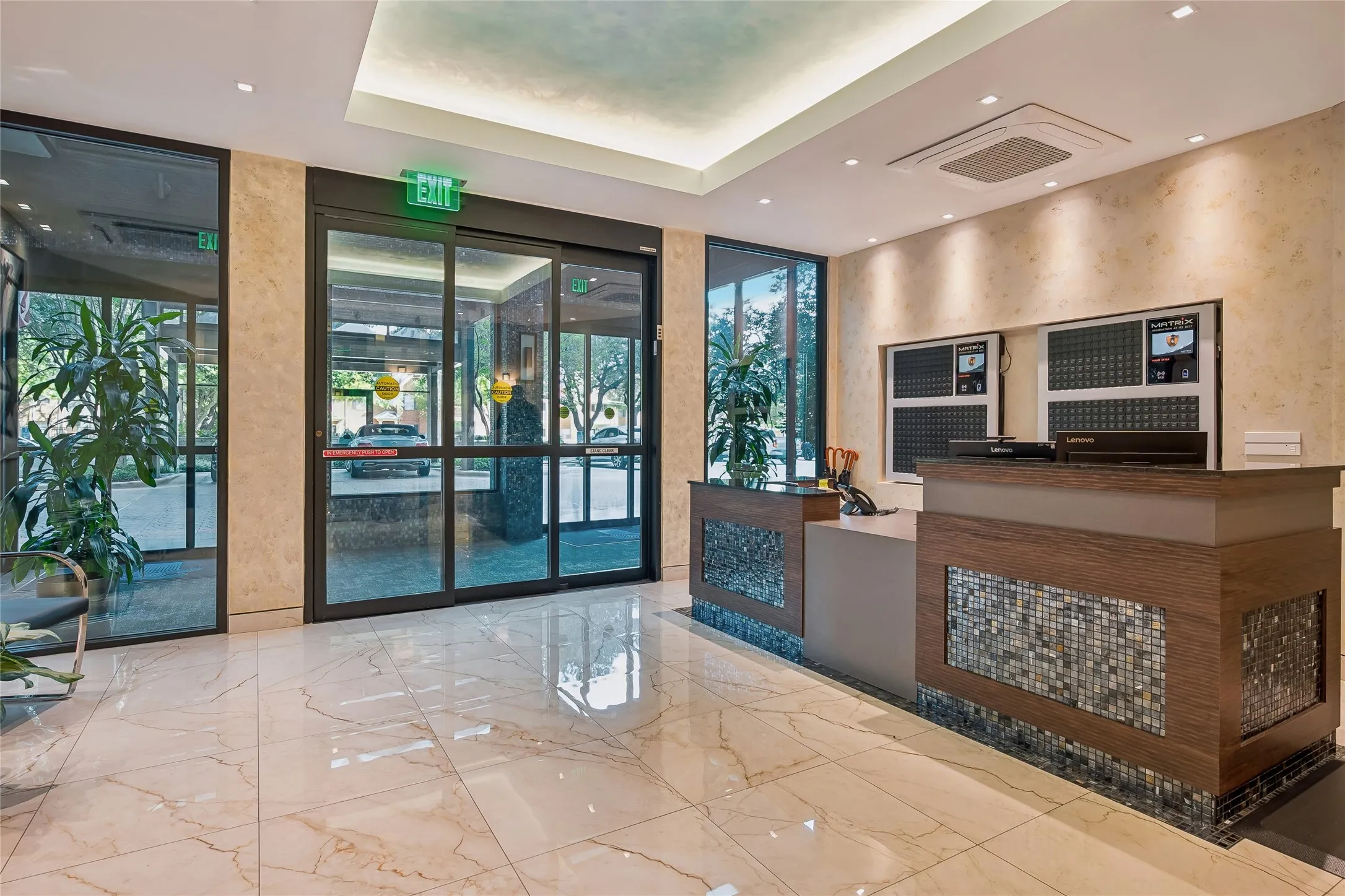 Condominium For Sale in Dallas County , 5200 Keller Springs Road 730, Dallas, Texas 75248, 2 Bedroom, 2 Bathroom, 1 Garage spaces, 2,105 Sqft, built in 1981, mls#21391868, Real Estate Agent in Dallas, Homes For Sale in Dallas county, Homes For Sale in Dallas, Realtor in Dallas Texas, Real Estate Brokerage Independent Realty Texas, Luminita Cordes Realtor