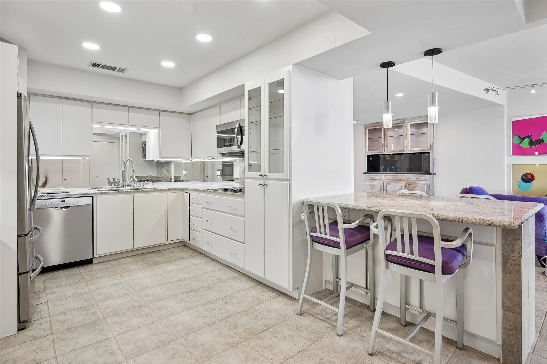 Condominium For Sale in Dallas County , 5200 Keller Springs Road 730, Dallas, Texas 75248, 2 Bedroom, 2 Bathroom, 1 Garage spaces, 2,105 Sqft, built in 1981, mls#21391868, Real Estate Agent in Dallas, Homes For Sale in Dallas county, Homes For Sale in Dallas, Realtor in Dallas Texas, Real Estate Brokerage Independent Realty Texas, Luminita Cordes Realtor