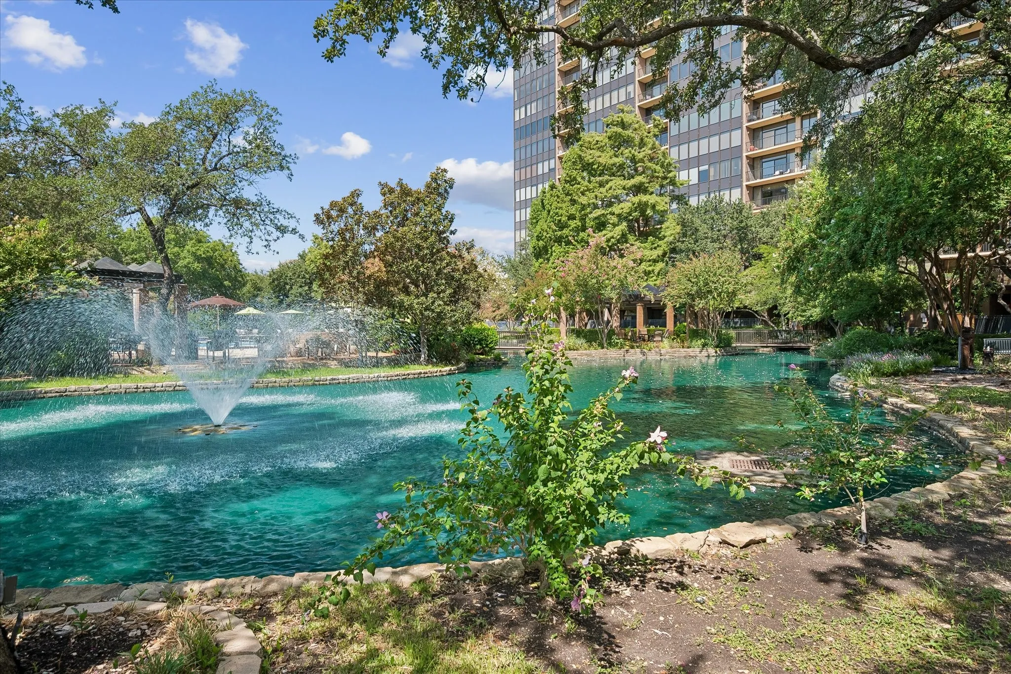 Condominium For Sale in Dallas County , 5200 Keller Springs Road 730, Dallas, Texas 75248, 2 Bedroom, 2 Bathroom, 1 Garage spaces, 2,105 Sqft, built in 1981, mls#21391868, Real Estate Agent in Dallas, Homes For Sale in Dallas county, Homes For Sale in Dallas, Realtor in Dallas Texas, Real Estate Brokerage Independent Realty Texas, Luminita Cordes Realtor