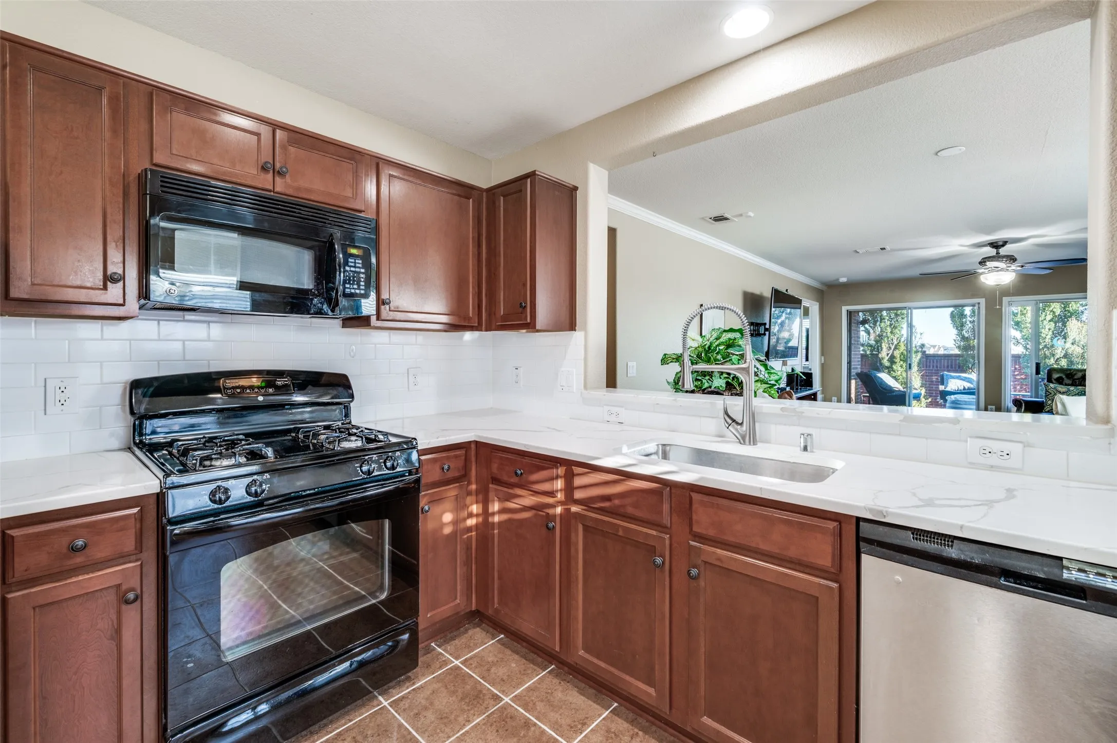 Single Family Residence For Sale in Denton County , 1216 Troon Drive, Frisco, Texas 75036, 2 Bedroom, 2 Bathroom, 2 Garage spaces, 1,467 Sqft, built in 2010, mls#21393651, Real Estate Agent in Frisco, Homes For Sale in Denton county, Homes For Sale in Frisco, Realtor in Frisco Texas, Real Estate Brokerage Independent Realty Texas, Luminita Cordes Realtor