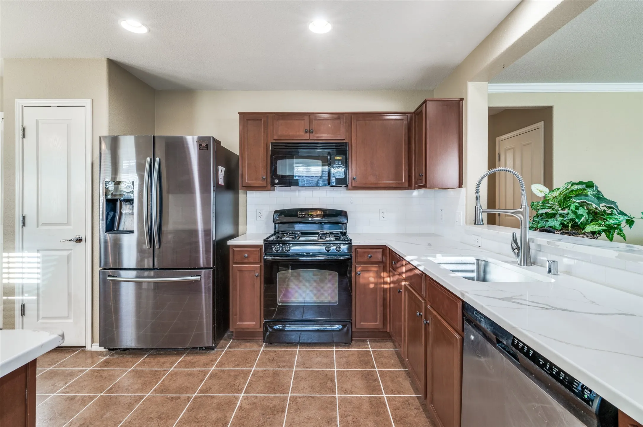 Single Family Residence For Sale in Denton County , 1216 Troon Drive, Frisco, Texas 75036, 2 Bedroom, 2 Bathroom, 2 Garage spaces, 1,467 Sqft, built in 2010, mls#21393651, Real Estate Agent in Frisco, Homes For Sale in Denton county, Homes For Sale in Frisco, Realtor in Frisco Texas, Real Estate Brokerage Independent Realty Texas, Luminita Cordes Realtor