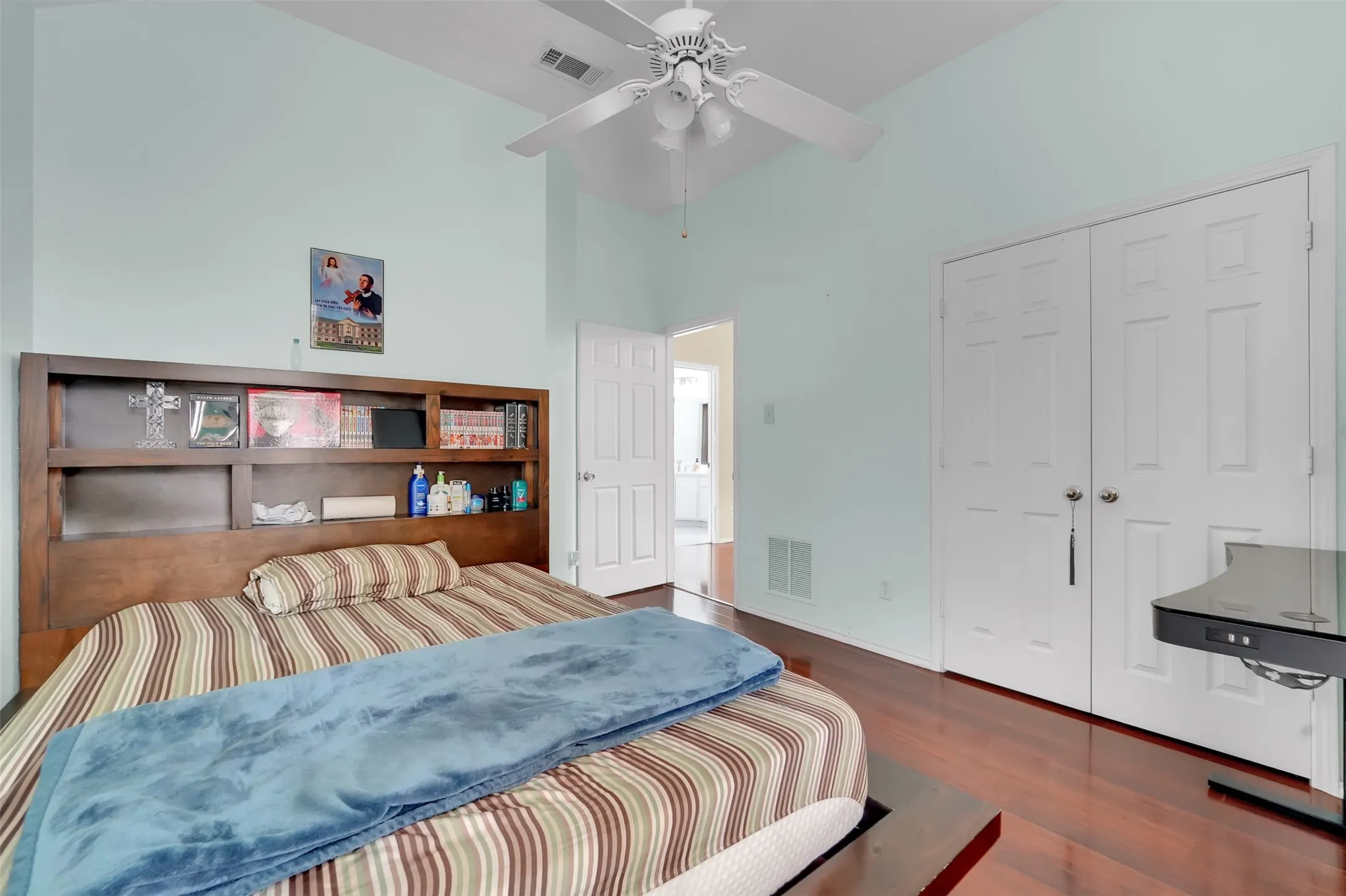 Single Family Residence For Sale in Tarrant County , 6900 Field Lark Drive, Arlington, Texas 76002, 3 Bedroom, 2 Bathroom, 2 Garage spaces, 2,202 Sqft, built in 1999, mls#21383102, Real Estate Agent in Arlington, Homes For Sale in Tarrant county, Homes For Sale in Arlington, Realtor in Arlington Texas, Real Estate Brokerage Independent Realty Texas, Luminita Cordes Realtor