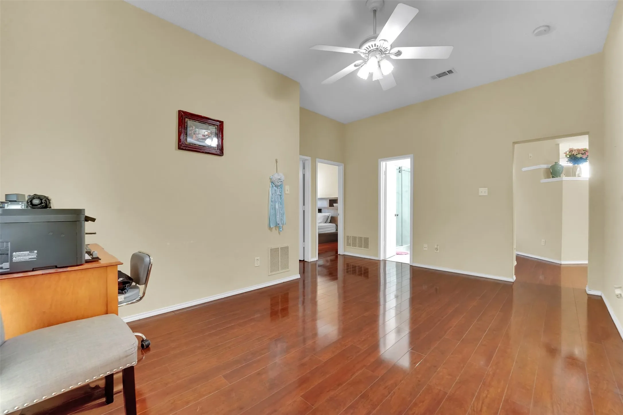 Single Family Residence For Sale in Tarrant County , 6900 Field Lark Drive, Arlington, Texas 76002, 3 Bedroom, 2 Bathroom, 2 Garage spaces, 2,202 Sqft, built in 1999, mls#21383102, Real Estate Agent in Arlington, Homes For Sale in Tarrant county, Homes For Sale in Arlington, Realtor in Arlington Texas, Real Estate Brokerage Independent Realty Texas, Luminita Cordes Realtor