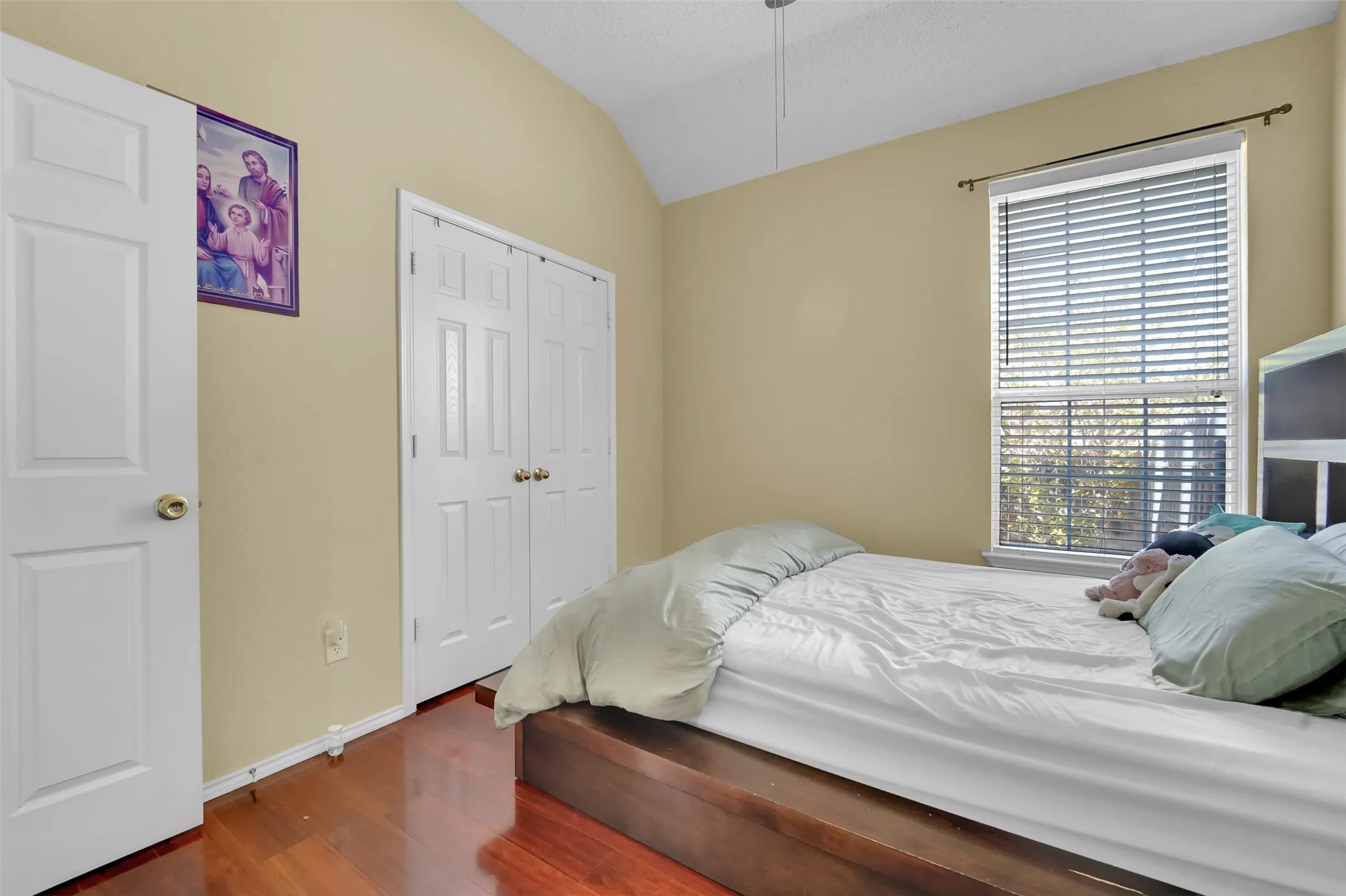 Single Family Residence For Sale in Tarrant County , 6900 Field Lark Drive, Arlington, Texas 76002, 3 Bedroom, 2 Bathroom, 2 Garage spaces, 2,202 Sqft, built in 1999, mls#21383102, Real Estate Agent in Arlington, Homes For Sale in Tarrant county, Homes For Sale in Arlington, Realtor in Arlington Texas, Real Estate Brokerage Independent Realty Texas, Luminita Cordes Realtor