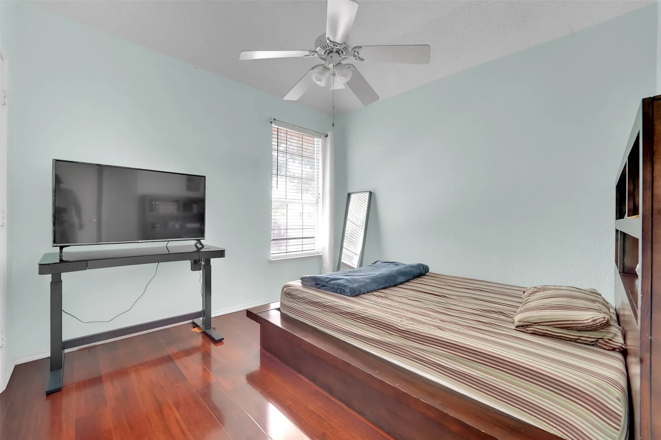 Single Family Residence For Sale in Tarrant County , 6900 Field Lark Drive, Arlington, Texas 76002, 3 Bedroom, 2 Bathroom, 2 Garage spaces, 2,202 Sqft, built in 1999, mls#21383102, Real Estate Agent in Arlington, Homes For Sale in Tarrant county, Homes For Sale in Arlington, Realtor in Arlington Texas, Real Estate Brokerage Independent Realty Texas, Luminita Cordes Realtor