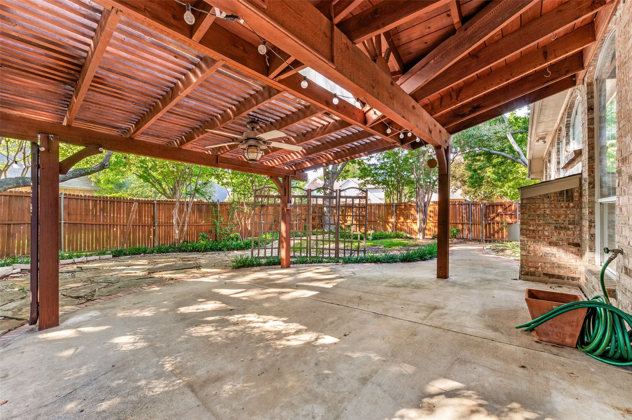 Single Family Residence For Sale in Collin County , 2512 Pheasant Run Drive, Mc Kinney, Texas 75072, 3 Bedroom, 2 Bathroom, 2 Garage spaces, 2,370 Sqft, built in 1997, mls#21393427, Real Estate Agent in Mc Kinney, Homes For Sale in Collin county, Homes For Sale in Mc Kinney, Realtor in Mc Kinney Texas, Real Estate Brokerage Independent Realty Texas, Luminita Cordes Realtor