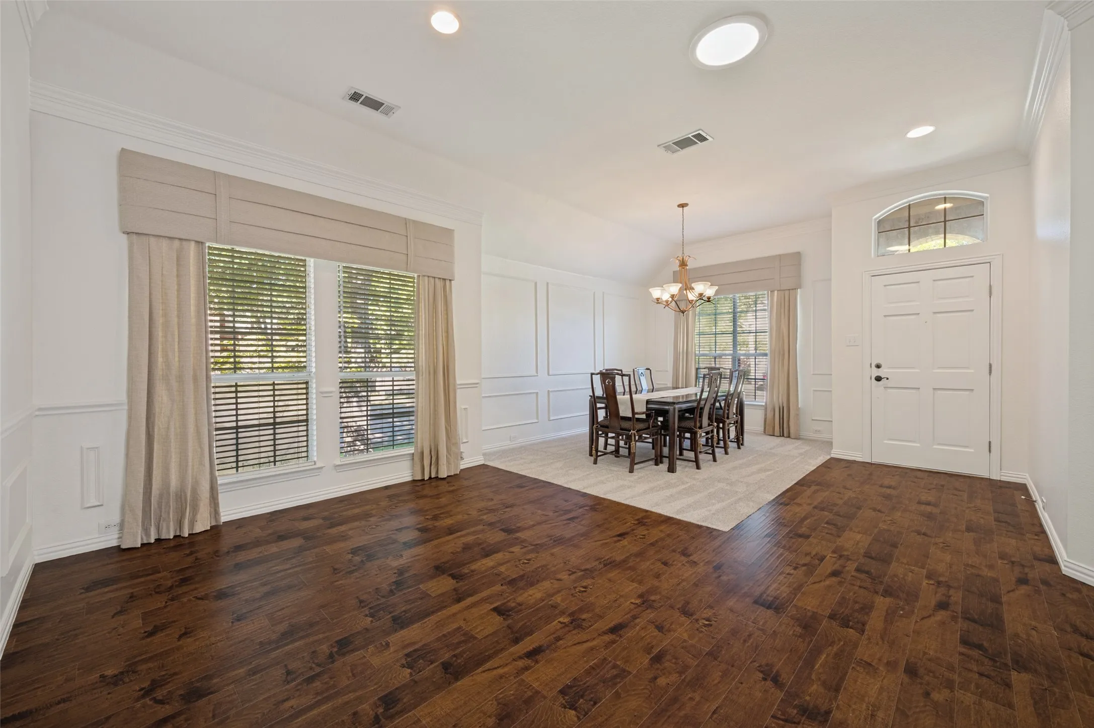 Single Family Residence For Sale in Collin County , 2512 Pheasant Run Drive, Mc Kinney, Texas 75072, 3 Bedroom, 2 Bathroom, 2 Garage spaces, 2,370 Sqft, built in 1997, mls#21393427, Real Estate Agent in Mc Kinney, Homes For Sale in Collin county, Homes For Sale in Mc Kinney, Realtor in Mc Kinney Texas, Real Estate Brokerage Independent Realty Texas, Luminita Cordes Realtor