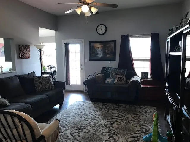 Single Family Residence For Rent in Taylor County , 1202 Lewis And Clark Trail, Abilene, Texas 79602, 3 Bedroom, 2 Bathroom, 2 Garage spaces, 1,496 Sqft, built in 2007, mls#21395792, Real Estate Agent in Abilene, Homes For Rent in Taylor county, Homes For Rent in Abilene, Realtor in Abilene Texas, Real Estate Brokerage Independent Realty Texas, Luminita Cordes Realtor
