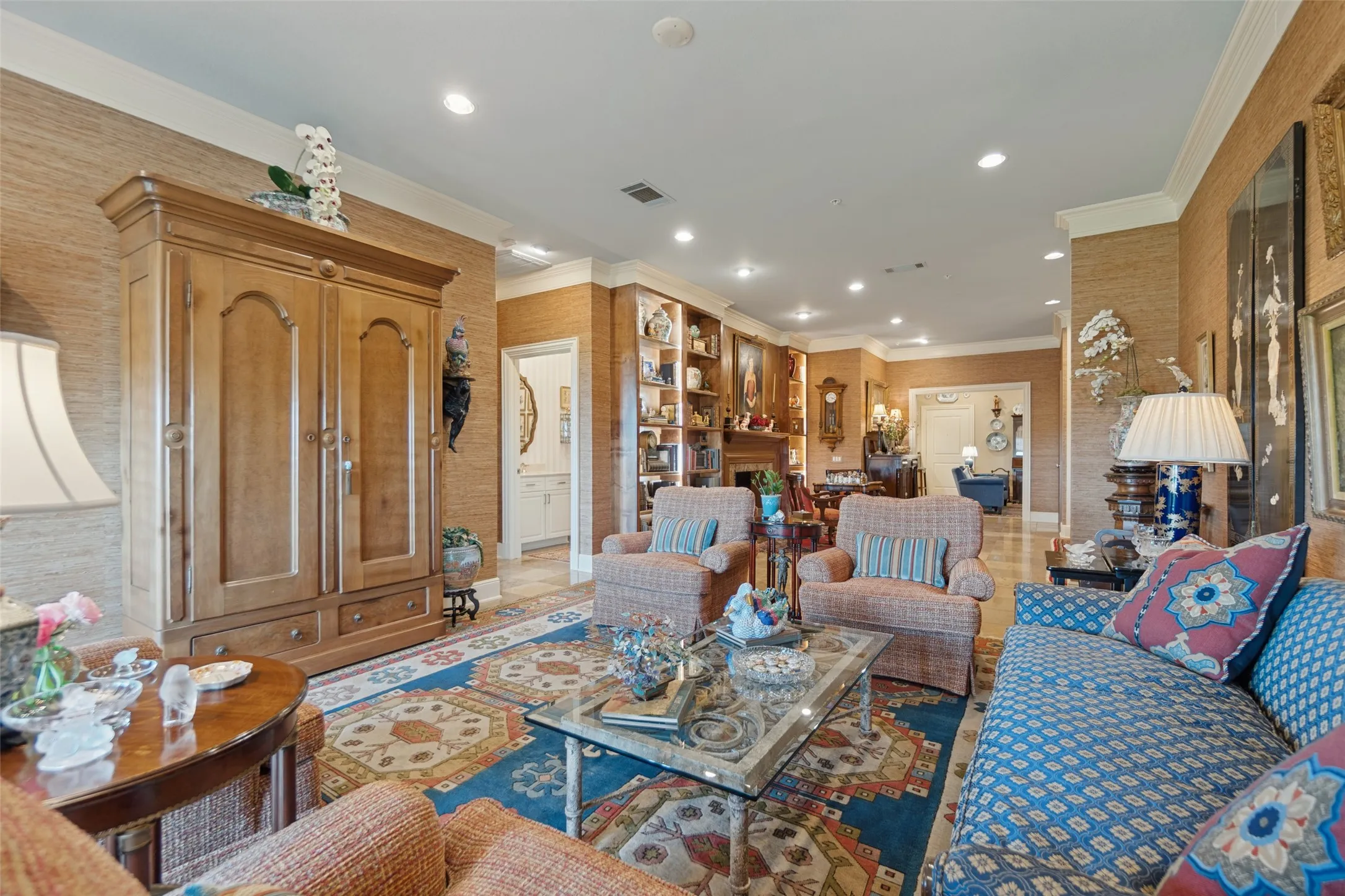 Condominium For Sale in Dallas County , 4240 Prescott Avenue 6B, Dallas, Texas 75219, 2 Bedroom, 3 Bathroom, 2 Garage spaces, 2,293 Sqft, built in 2004, mls#21394041, Real Estate Agent in Dallas, Homes For Sale in Dallas county, Homes For Sale in Dallas, Realtor in Dallas Texas, Real Estate Brokerage Independent Realty Texas, Luminita Cordes Realtor