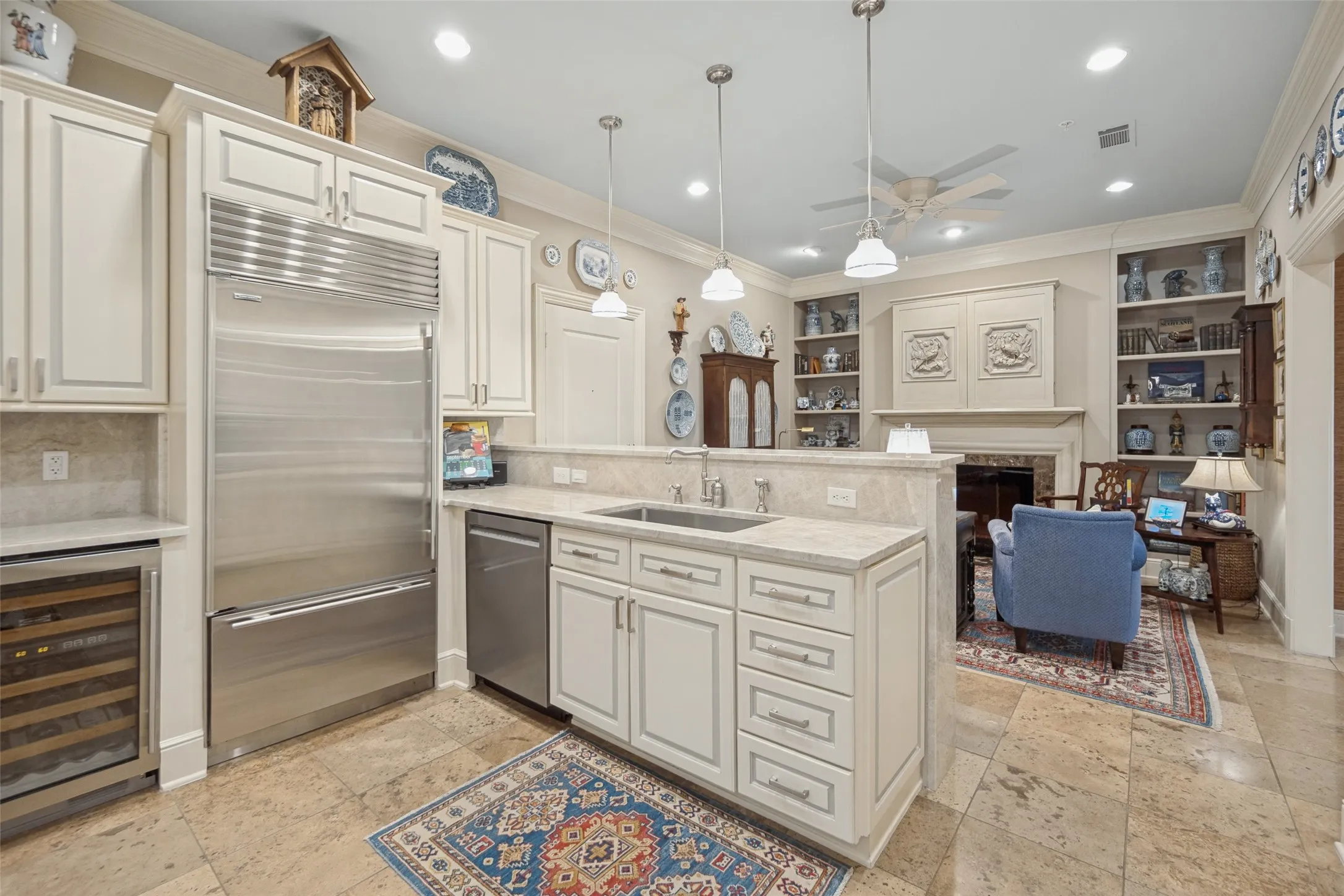 Condominium For Sale in Dallas County , 4240 Prescott Avenue 6B, Dallas, Texas 75219, 2 Bedroom, 3 Bathroom, 2 Garage spaces, 2,293 Sqft, built in 2004, mls#21394041, Real Estate Agent in Dallas, Homes For Sale in Dallas county, Homes For Sale in Dallas, Realtor in Dallas Texas, Real Estate Brokerage Independent Realty Texas, Luminita Cordes Realtor