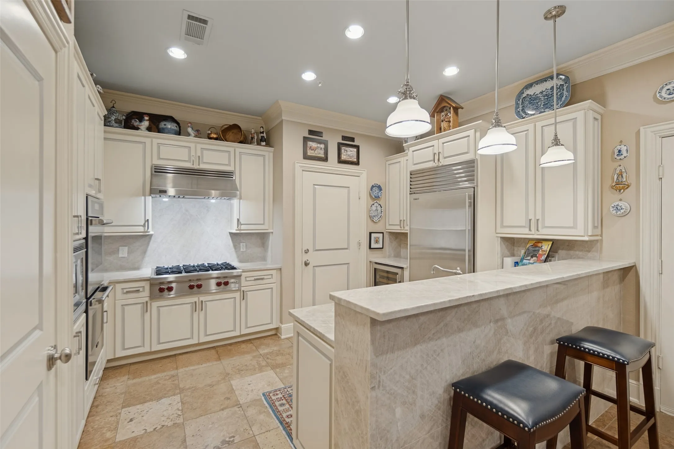 Condominium For Sale in Dallas County , 4240 Prescott Avenue 6B, Dallas, Texas 75219, 2 Bedroom, 3 Bathroom, 2 Garage spaces, 2,293 Sqft, built in 2004, mls#21394041, Real Estate Agent in Dallas, Homes For Sale in Dallas county, Homes For Sale in Dallas, Realtor in Dallas Texas, Real Estate Brokerage Independent Realty Texas, Luminita Cordes Realtor