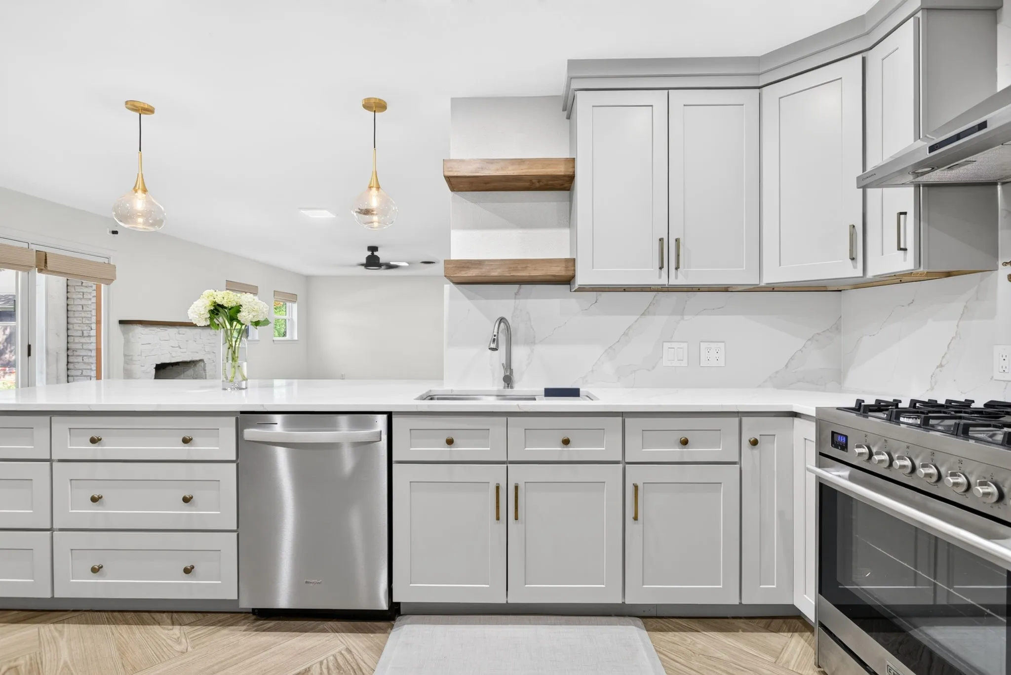 Single Family Residence For Sale in Tarrant County , 3608 Wooten Drive, Fort Worth, Texas 76133, 5 Bedroom, 4 Bathroom, 2 Garage spaces, 3,462 Sqft, built in 1959, mls#21394698, Real Estate Agent in Fort Worth, Homes For Sale in Tarrant county, Homes For Sale in Fort Worth, Realtor in Fort Worth Texas, Real Estate Brokerage Independent Realty Texas, Luminita Cordes Realtor