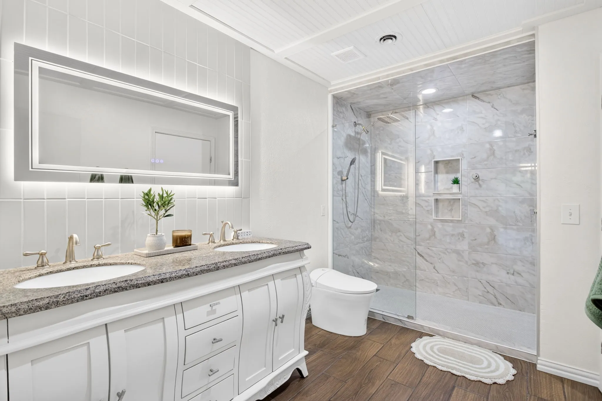 Single Family Residence For Sale in Tarrant County , 3608 Wooten Drive, Fort Worth, Texas 76133, 5 Bedroom, 4 Bathroom, 2 Garage spaces, 3,462 Sqft, built in 1959, mls#21394698, Real Estate Agent in Fort Worth, Homes For Sale in Tarrant county, Homes For Sale in Fort Worth, Realtor in Fort Worth Texas, Real Estate Brokerage Independent Realty Texas, Luminita Cordes Realtor
