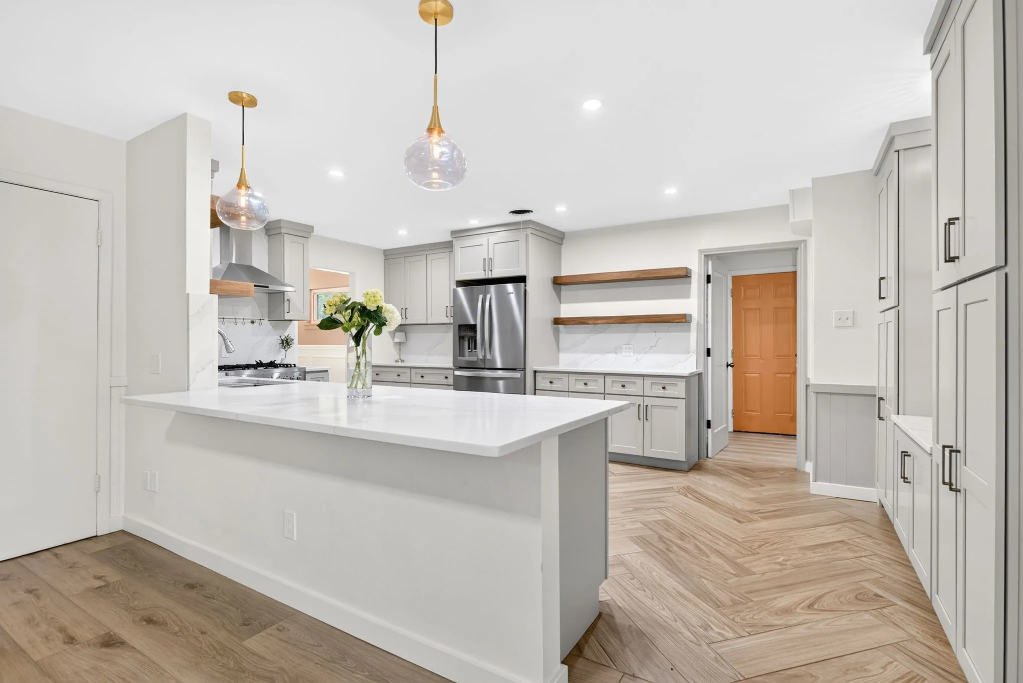 Single Family Residence For Sale in Tarrant County , 3608 Wooten Drive, Fort Worth, Texas 76133, 5 Bedroom, 4 Bathroom, 2 Garage spaces, 3,462 Sqft, built in 1959, mls#21394698, Real Estate Agent in Fort Worth, Homes For Sale in Tarrant county, Homes For Sale in Fort Worth, Realtor in Fort Worth Texas, Real Estate Brokerage Independent Realty Texas, Luminita Cordes Realtor