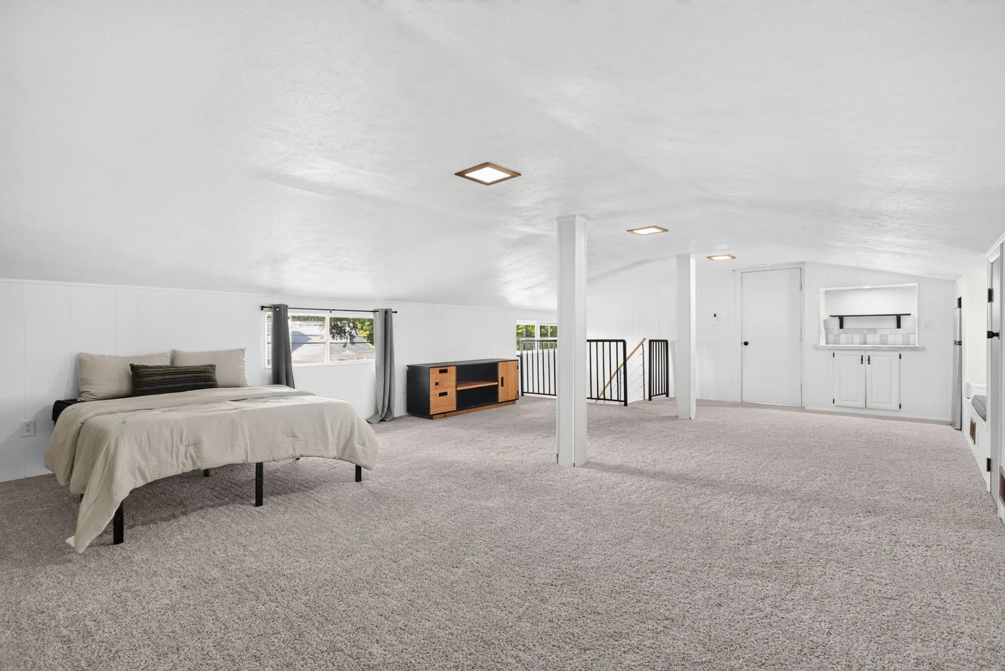 Single Family Residence For Sale in Tarrant County , 3608 Wooten Drive, Fort Worth, Texas 76133, 5 Bedroom, 4 Bathroom, 2 Garage spaces, 3,462 Sqft, built in 1959, mls#21394698, Real Estate Agent in Fort Worth, Homes For Sale in Tarrant county, Homes For Sale in Fort Worth, Realtor in Fort Worth Texas, Real Estate Brokerage Independent Realty Texas, Luminita Cordes Realtor