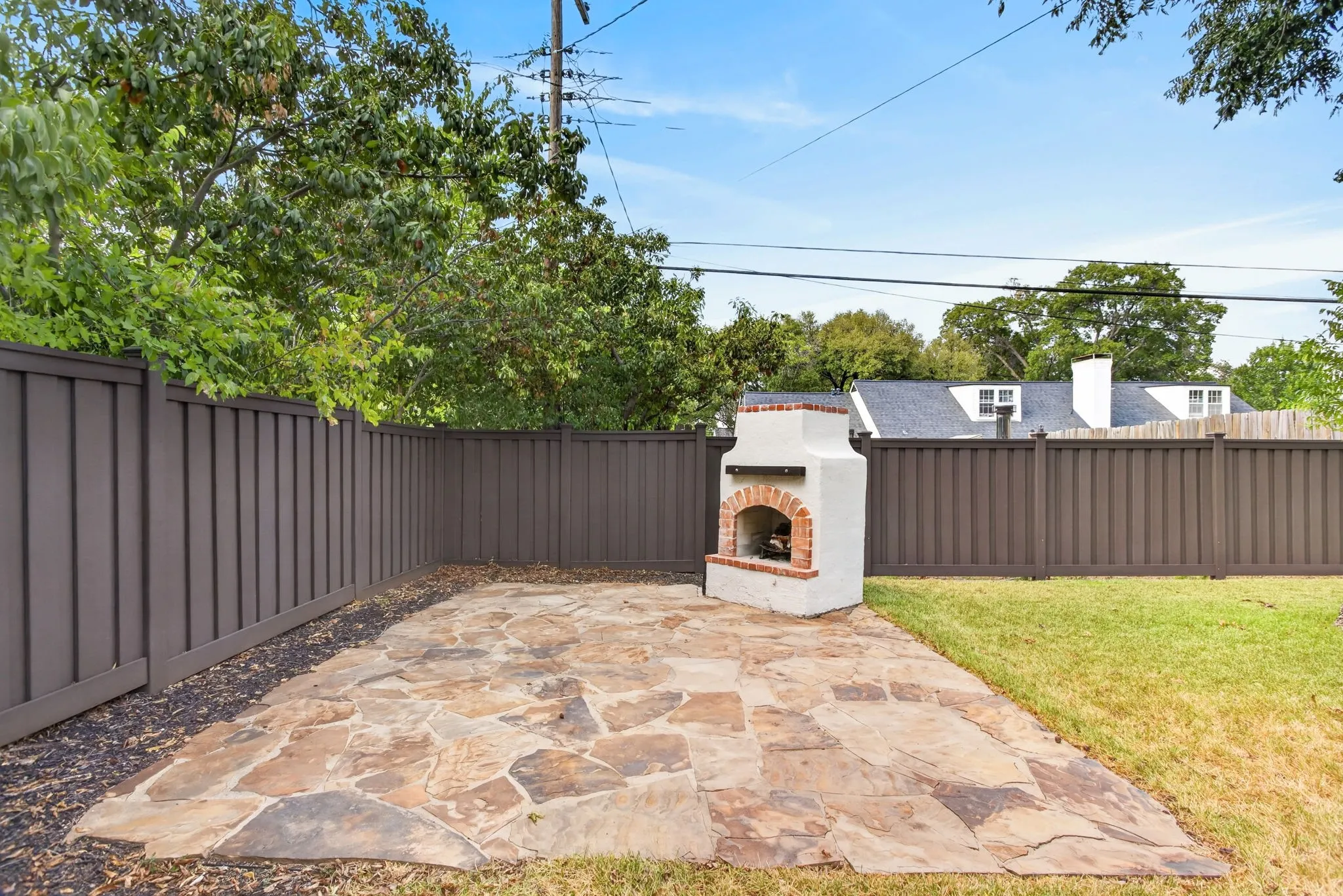 Single Family Residence For Sale in Tarrant County , 3608 Wooten Drive, Fort Worth, Texas 76133, 5 Bedroom, 4 Bathroom, 2 Garage spaces, 3,462 Sqft, built in 1959, mls#21394698, Real Estate Agent in Fort Worth, Homes For Sale in Tarrant county, Homes For Sale in Fort Worth, Realtor in Fort Worth Texas, Real Estate Brokerage Independent Realty Texas, Luminita Cordes Realtor