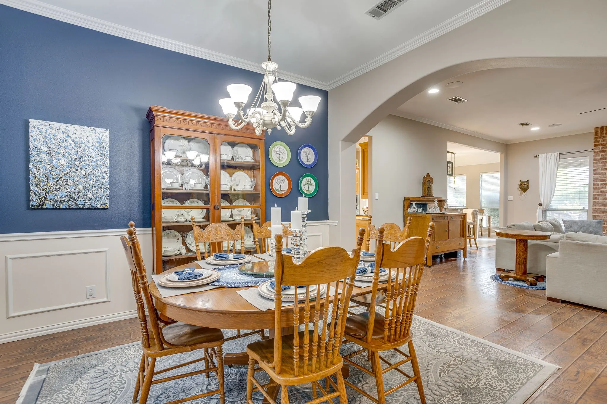 Single Family Residence For Sale in Johnson County , 427 Shenandoah Drive, Burleson, Texas 76028, 4 Bedroom, 3 Bathroom, 2 Garage spaces, 2,550 Sqft, built in 2001, mls#21392957, Real Estate Agent in Burleson, Homes For Sale in Johnson county, Homes For Sale in Burleson, Realtor in Burleson Texas, Real Estate Brokerage Independent Realty Texas, Luminita Cordes Realtor