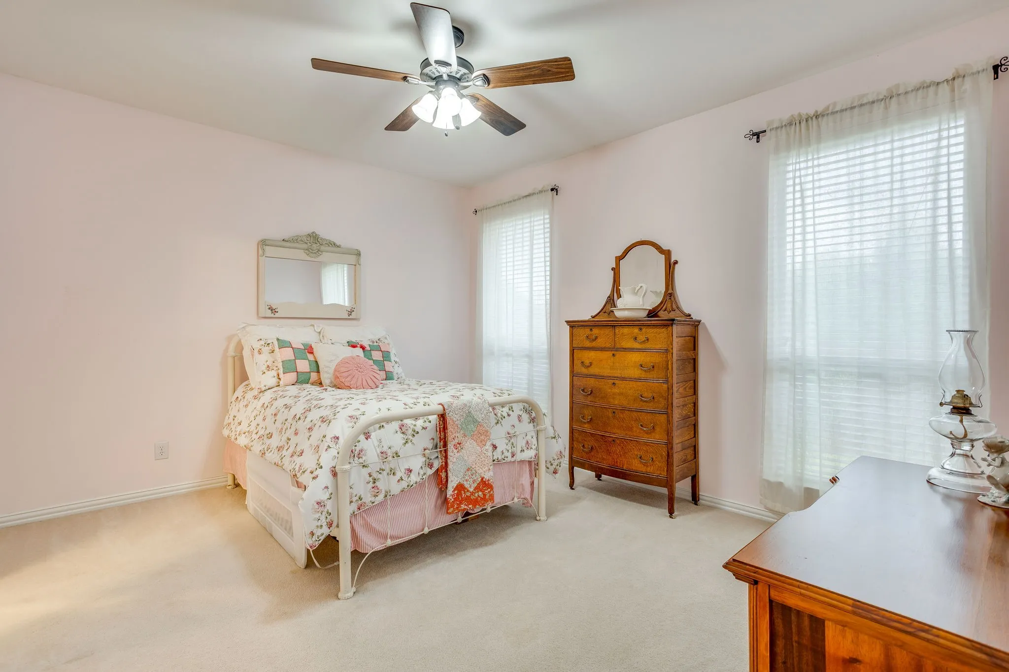 Single Family Residence For Sale in Johnson County , 427 Shenandoah Drive, Burleson, Texas 76028, 4 Bedroom, 3 Bathroom, 2 Garage spaces, 2,550 Sqft, built in 2001, mls#21392957, Real Estate Agent in Burleson, Homes For Sale in Johnson county, Homes For Sale in Burleson, Realtor in Burleson Texas, Real Estate Brokerage Independent Realty Texas, Luminita Cordes Realtor