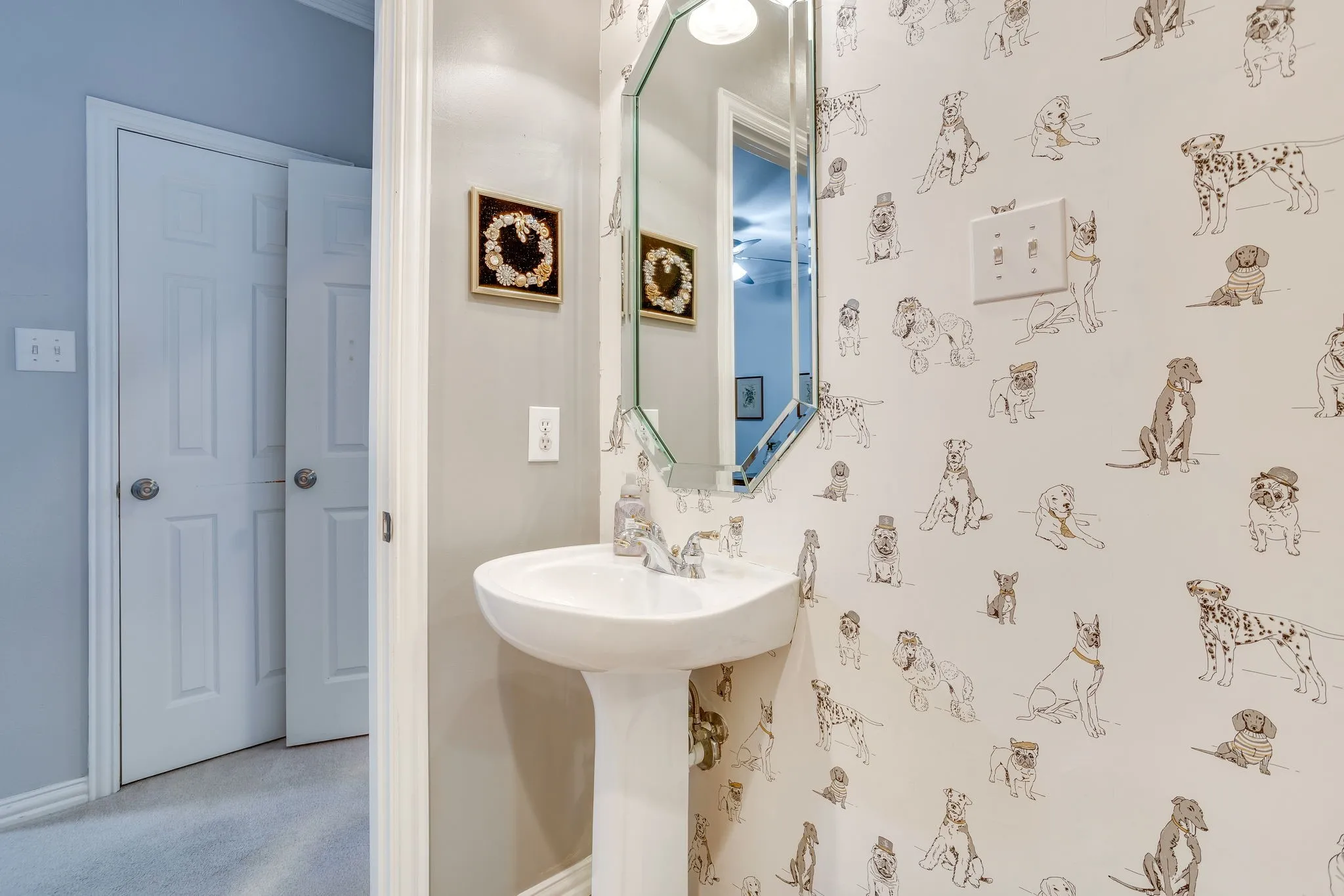 Single Family Residence For Sale in Johnson County , 427 Shenandoah Drive, Burleson, Texas 76028, 4 Bedroom, 3 Bathroom, 2 Garage spaces, 2,550 Sqft, built in 2001, mls#21392957, Real Estate Agent in Burleson, Homes For Sale in Johnson county, Homes For Sale in Burleson, Realtor in Burleson Texas, Real Estate Brokerage Independent Realty Texas, Luminita Cordes Realtor