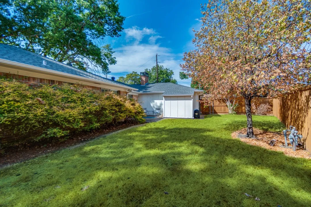 Single Family Residence For Sale in Dallas County , 10425 Church Road, Dallas, Texas 75238, 3 Bedroom, 2 Bathroom, 2 Garage spaces, 1,724 Sqft, built in 1964, mls#21395799, Real Estate Agent in Dallas, Homes For Sale in Dallas county, Homes For Sale in Dallas, Realtor in Dallas Texas, Real Estate Brokerage Independent Realty Texas, Luminita Cordes Realtor