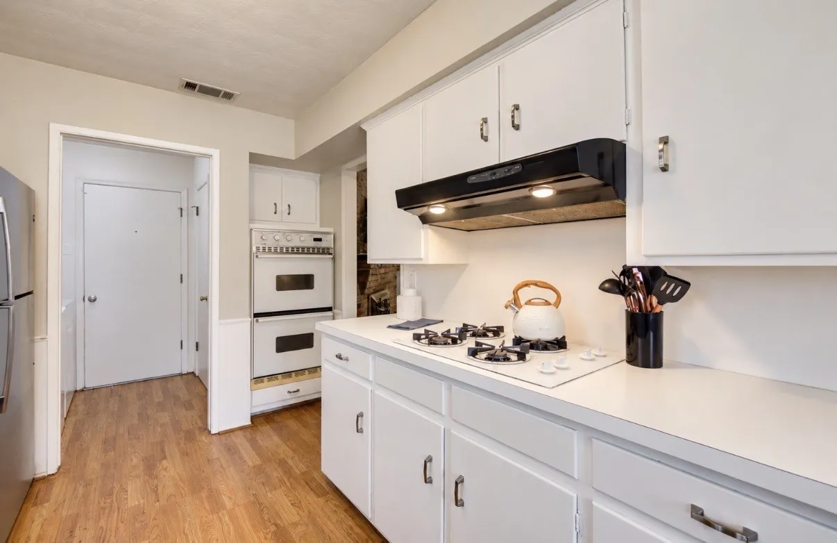 Single Family Residence For Sale in Dallas County , 10425 Church Road, Dallas, Texas 75238, 3 Bedroom, 2 Bathroom, 2 Garage spaces, 1,724 Sqft, built in 1964, mls#21395799, Real Estate Agent in Dallas, Homes For Sale in Dallas county, Homes For Sale in Dallas, Realtor in Dallas Texas, Real Estate Brokerage Independent Realty Texas, Luminita Cordes Realtor