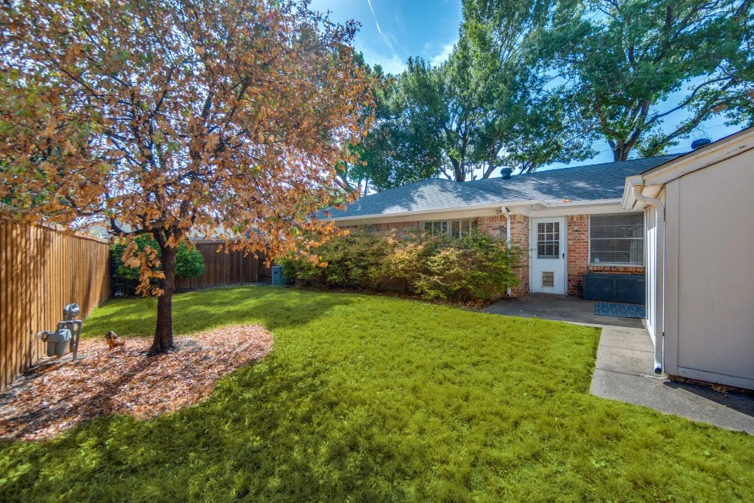 Single Family Residence For Sale in Dallas County , 10425 Church Road, Dallas, Texas 75238, 3 Bedroom, 2 Bathroom, 2 Garage spaces, 1,724 Sqft, built in 1964, mls#21395799, Real Estate Agent in Dallas, Homes For Sale in Dallas county, Homes For Sale in Dallas, Realtor in Dallas Texas, Real Estate Brokerage Independent Realty Texas, Luminita Cordes Realtor
